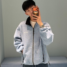 MiuMiu 格子刺绣标识拉链外套 面料:采用40%羊毛,60%绵摇粒绒。 面料:领条采用100%棉质摇粒绒。 辅料:拉 MiuMiu 格子刺绣标识拉链外套 面料:采用40%羊毛,60%绵摇粒绒。 面料:领条采用100%棉质摇粒绒。 辅料:拉
