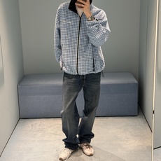 MiuMiu 格子刺绣标识拉链外套 面料:采用40%羊毛,60%绵摇粒绒。 面料:领条采用100%棉质摇粒绒。 辅料:拉 MiuMiu 格子刺绣标识拉链外套 面料:采用40%羊毛,60%绵摇粒绒。 面料:领条采用100%棉质摇粒绒。 辅料:拉