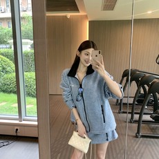 MiuMiu 格子刺绣标识拉链外套 面料:采用40%羊毛,60%绵摇粒绒。 面料:领条采用100%棉质摇粒绒。 辅料:拉 MiuMiu 格子刺绣标识拉链外套 面料:采用40%羊毛,60%绵摇粒绒。 面料:领条采用100%棉质摇粒绒。 辅料:拉