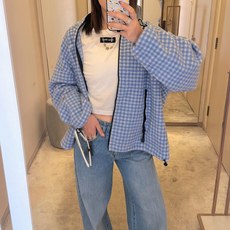 MiuMiu 格子刺绣标识拉链外套 面料:采用40%羊毛,60%绵摇粒绒。 面料:领条采用100%棉质摇粒绒。 辅料:拉 MiuMiu 格子刺绣标识拉链外套 面料:采用40%羊毛,60%绵摇粒绒。 面料:领条采用100%棉质摇粒绒。 辅料:拉