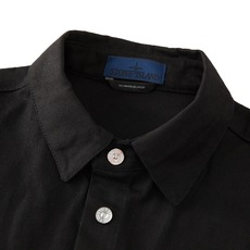 Stonelsland 石头岛 斜纹牛仔棉布工装外套 面料:采用100%棉斜纹牛仔棉布。 辅料:纽扣采用合金纽扣,面上激 Stonelsland 石头岛 斜纹牛仔棉布工装外套 面料:采用100%棉斜纹牛仔棉布。 辅料:纽扣采用合金纽扣,面上激
