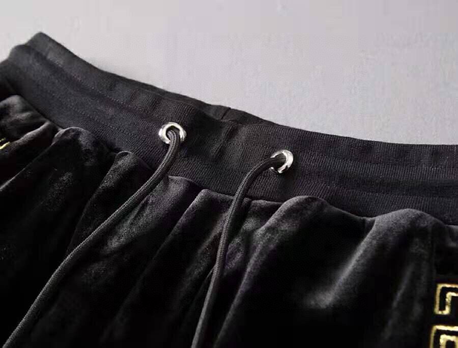 Balenciaga 品牌:巴黎世家 (胖子福音) 套装来袭 专注官网 2026全新 金丝绒套装 狠货 就为一个贴合、完美的上身效果 全天然优质金丝绒100%