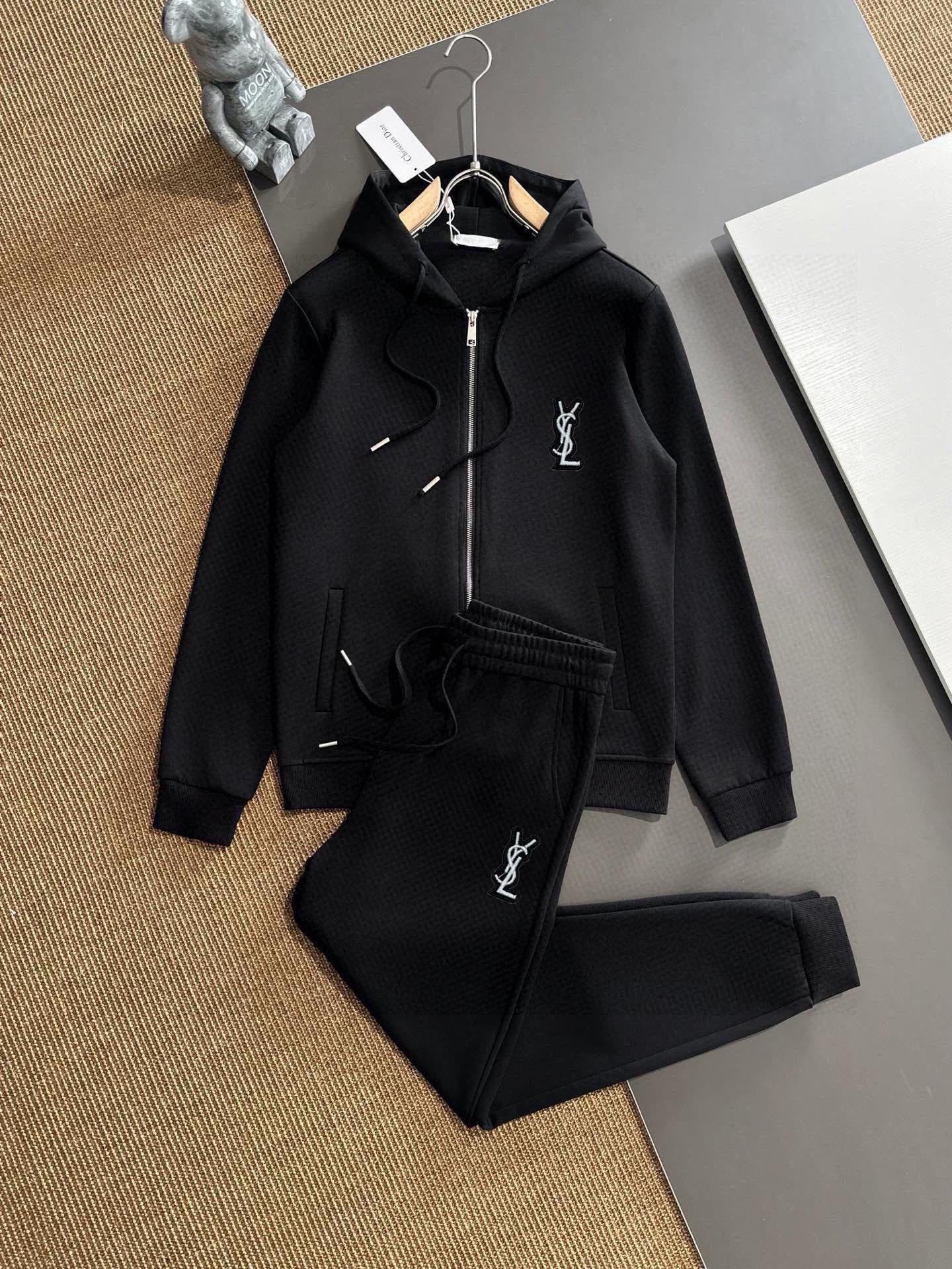 Unknown 品牌：YSL (胖子福音) 套装来袭 专注官网 2026全新 卫衣套装 狠货 就为一个贴合、完美的上身效果 全天然优质罗马棉100%