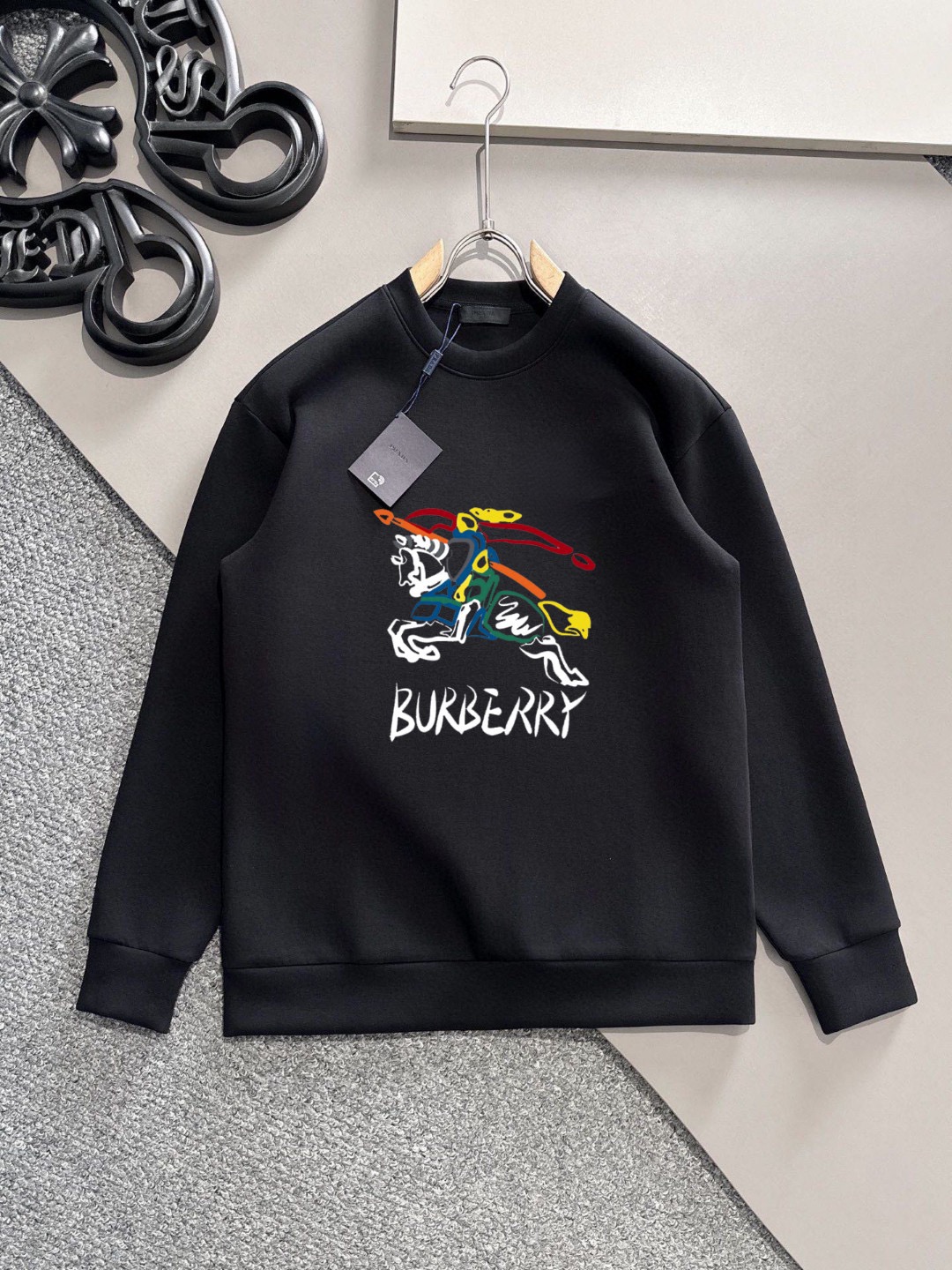 Burberry 品牌: 巴宝莉 (胖子福音) 2026ss早春最新款长袖圆领卫衣