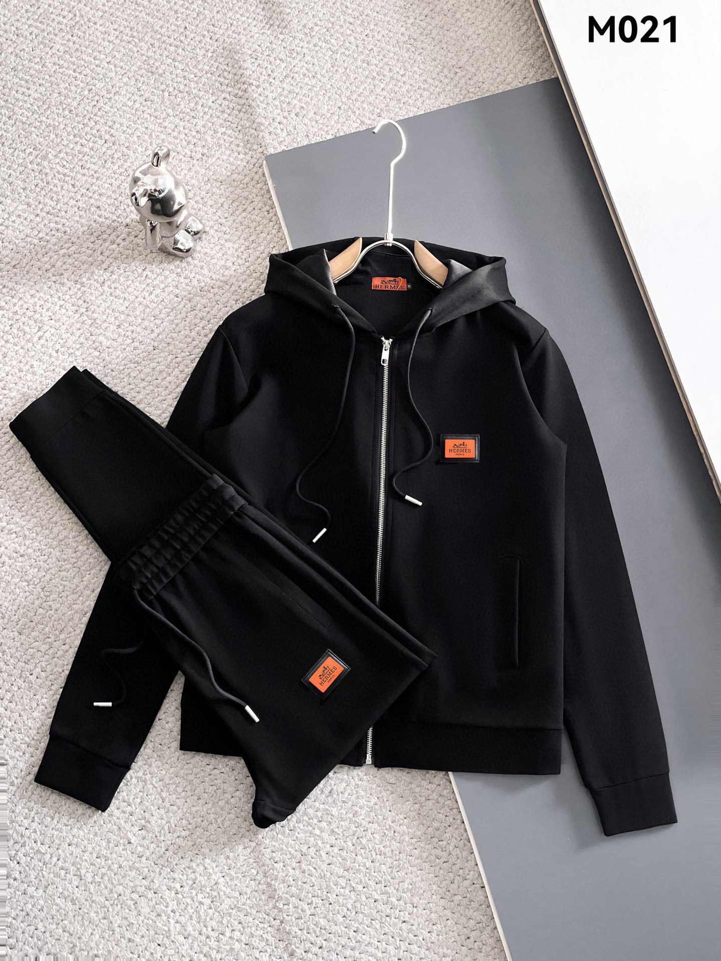 Hermès 品牌：爱马仕 (胖子福音) 套装来袭 专注官网 2026全新 卫衣套装 狠货 就为一个贴合、完美的上身效果 全天然优质罗马棉100%