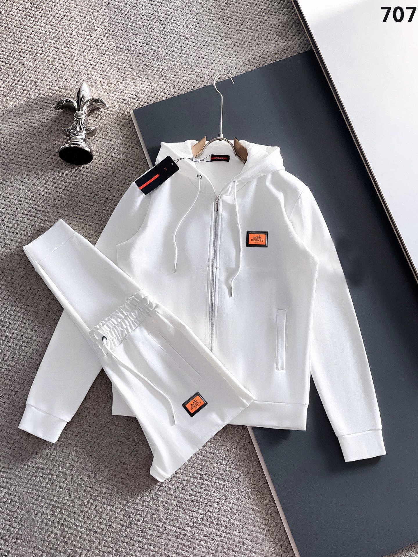 Hermès 品牌：爱马仕 (胖子福音) 套装来袭 专注官网 2026全新 卫衣套装 狠货 就为一个贴合、完美的上身效果 全天然优质罗马棉100%