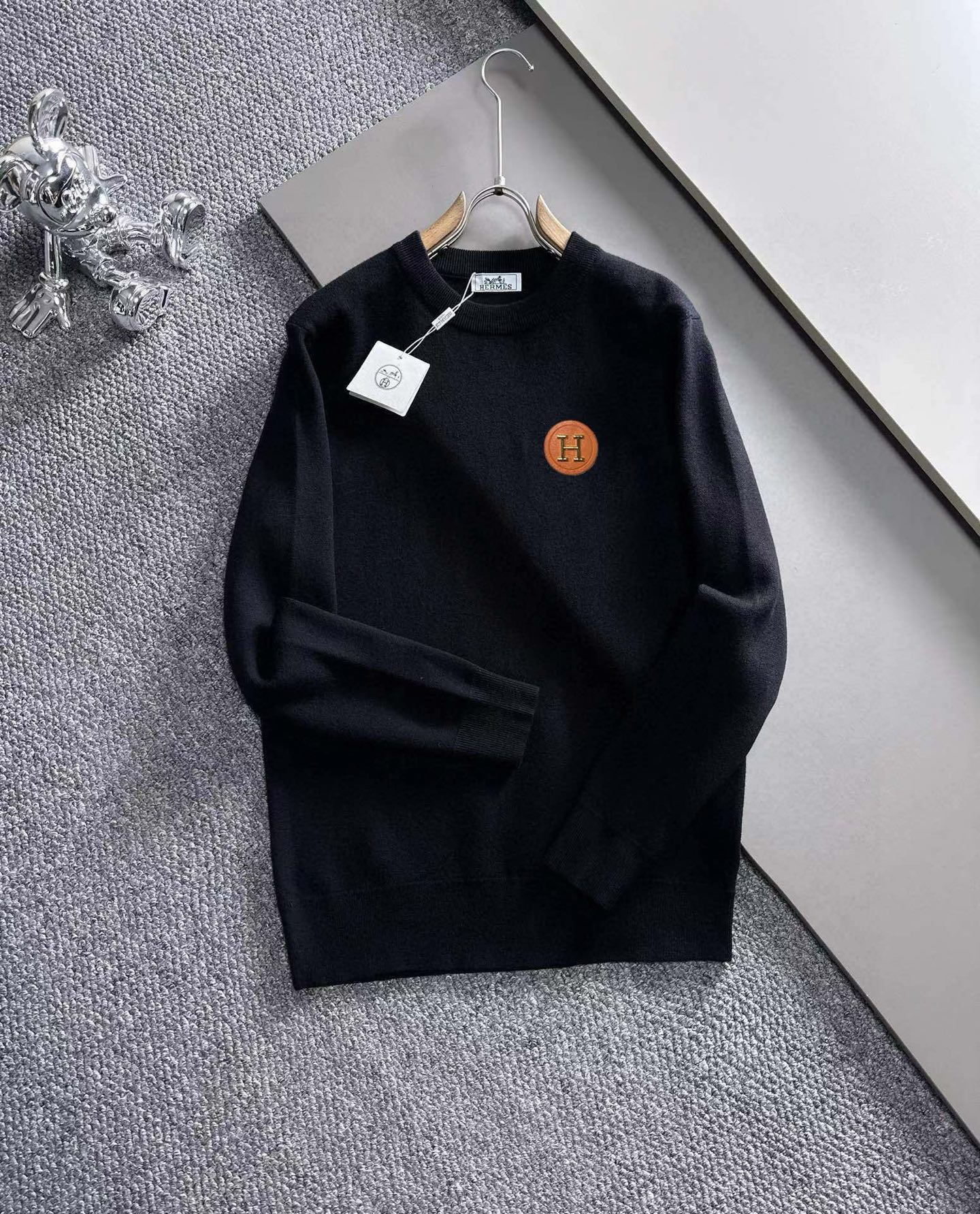 Hermès 品牌：爱马仕 圆领套头羊毛衫 全品相 羊毛混纺面料 2026最新款 黄金比例 修身款软黄金 百搭实用型的单品