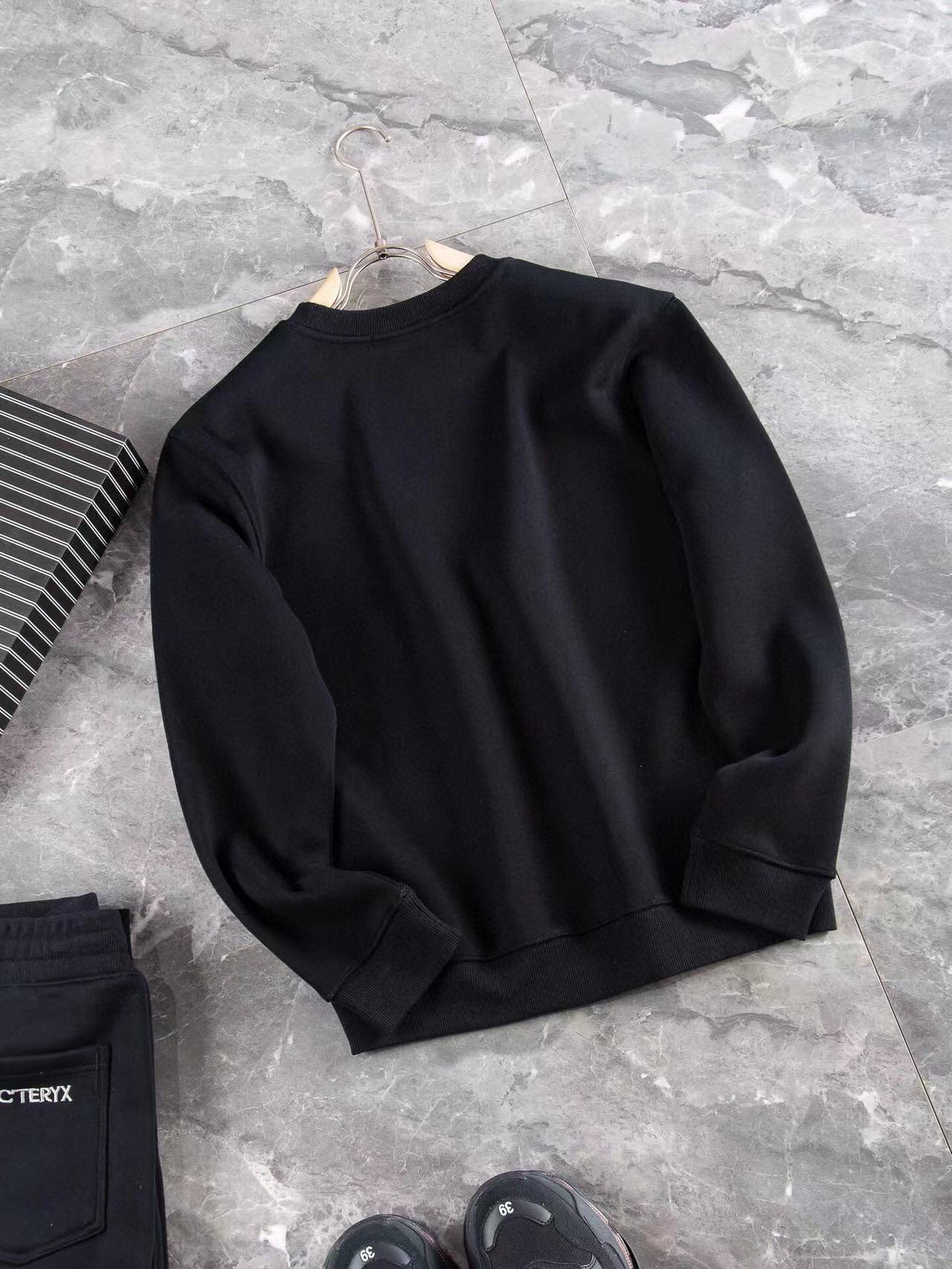 Balenciaga 品牌：巴黎世家 (加绒加厚)2026秋冬款新品 明星最爱时装味休闲套装