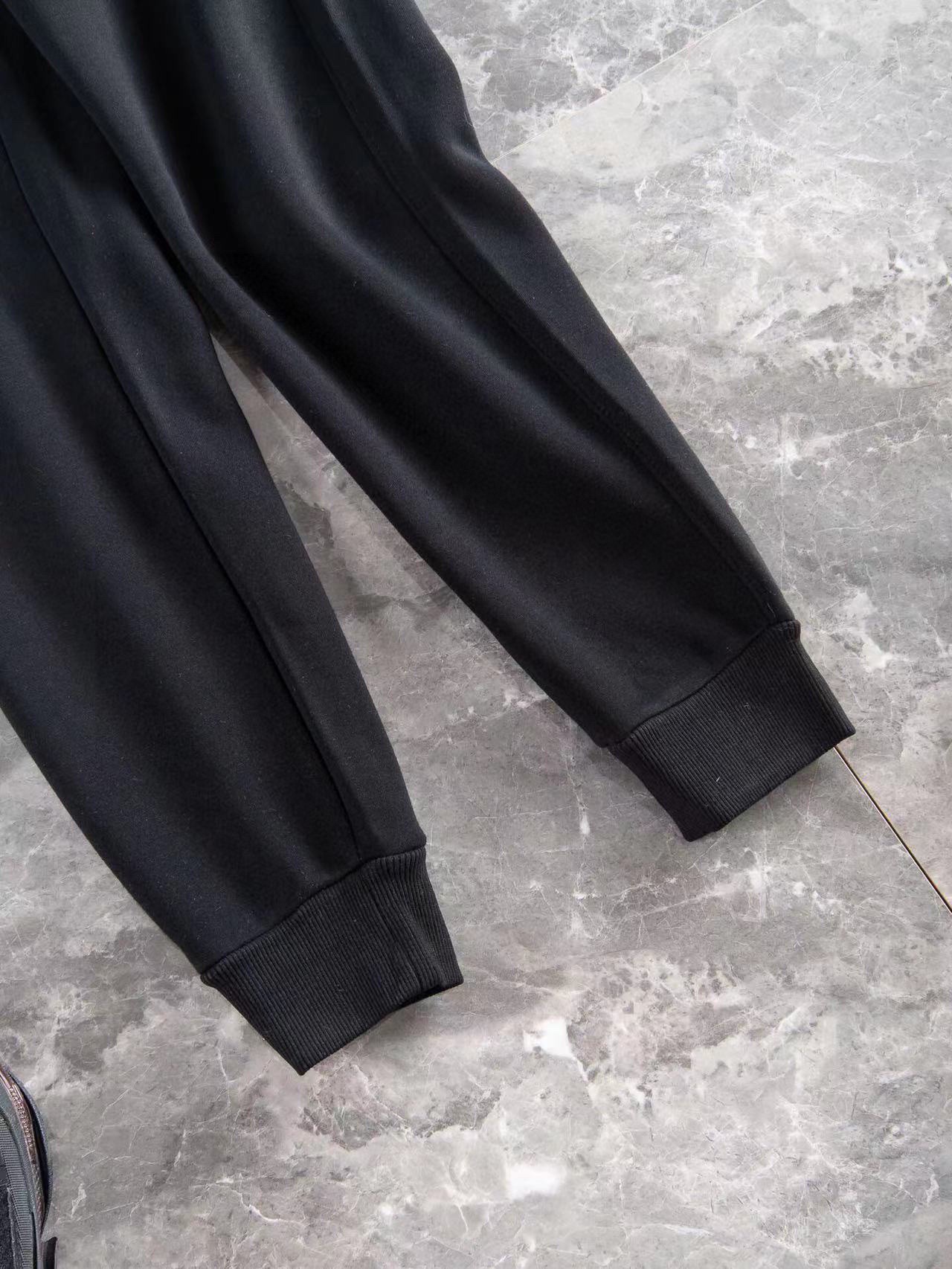 Balenciaga 品牌：巴黎世家 (加绒加厚)2026秋冬款新品 明星最爱时装味休闲套装