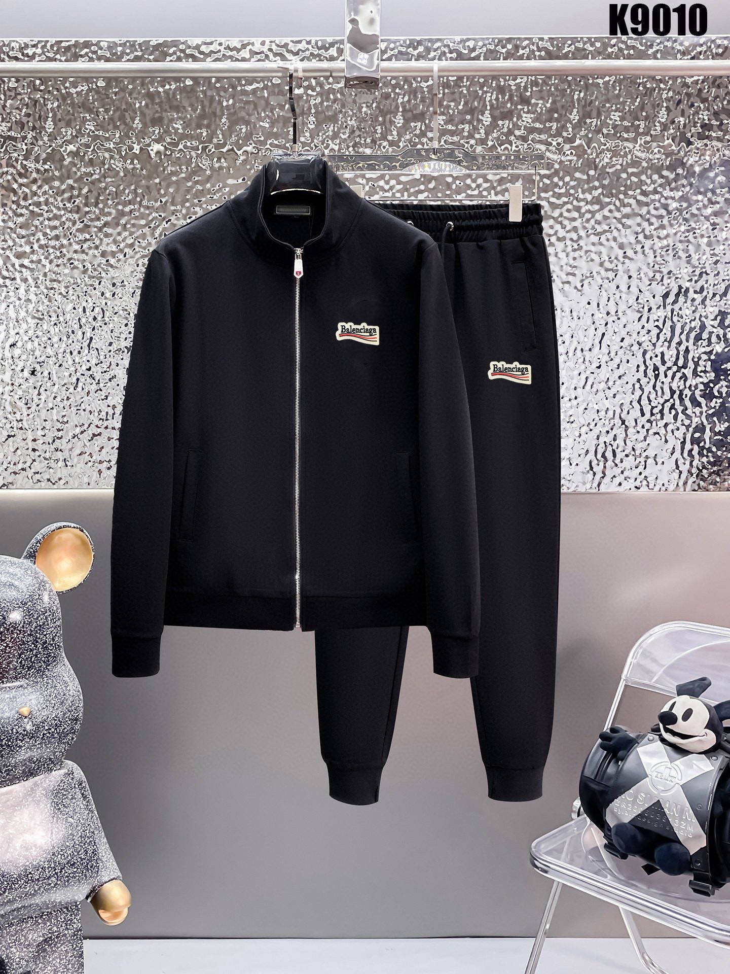 Balenciaga 品牌：巴黎世家 (胖子福音) 套装来袭 专注官网 2026全新 卫衣套装 狠货 就为一个贴合、完美的上身效果 全天然优质罗马棉100%