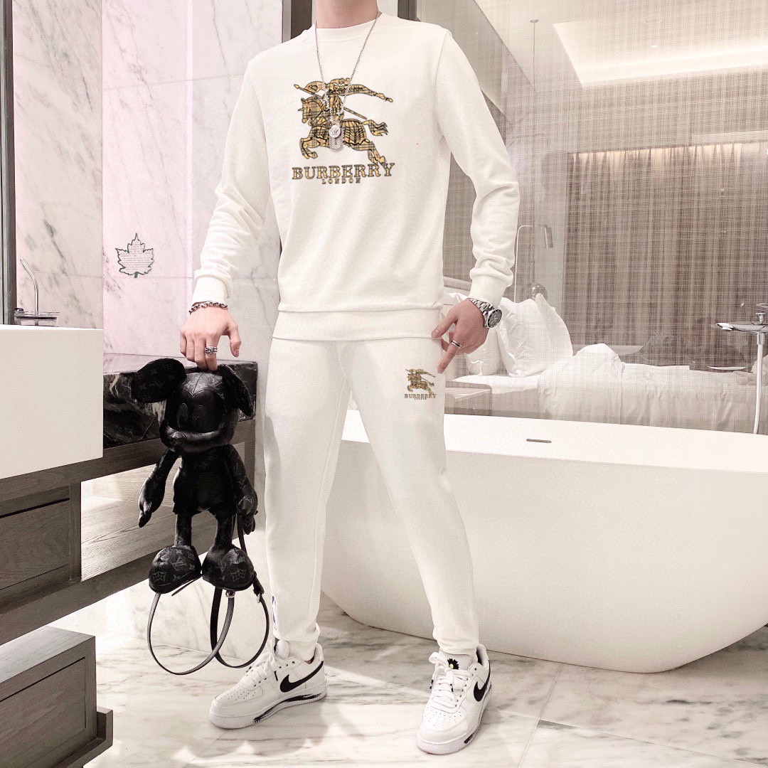 Burberry 品牌：巴宝莉 (胖子福音) 套装来袭 专注官网 2026全新 卫衣套装 狠货 就为一个贴合、完美的上身效果 全天然优质罗马棉100%