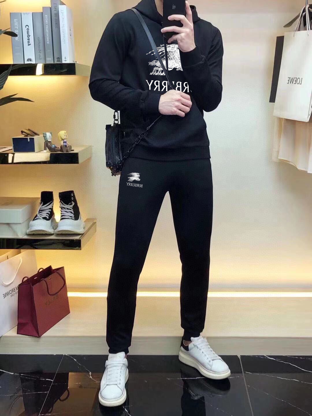 Burberry 品牌：巴宝莉 (胖子福音) 套装来袭 专注官网 2026全新 开衫卫衣套装 狠货 就为一个贴合、完美的上身效果 全天然优质罗马棉100%