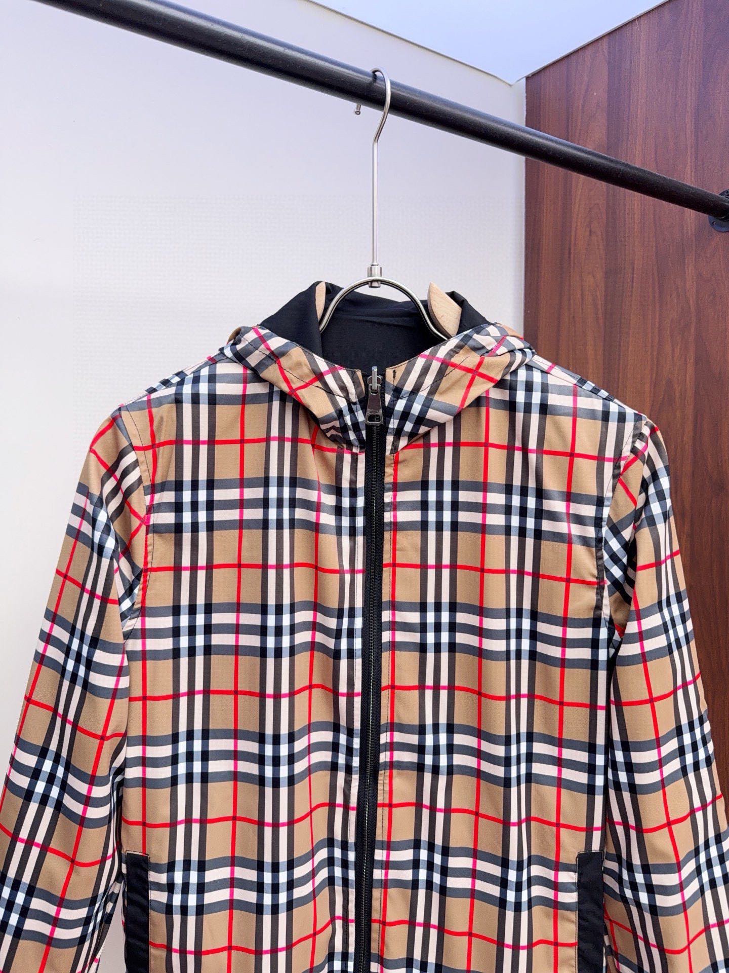 Burberry 品牌：巴宝莉 2026春款夹克外套 款 客供订制级成衣面料 简约