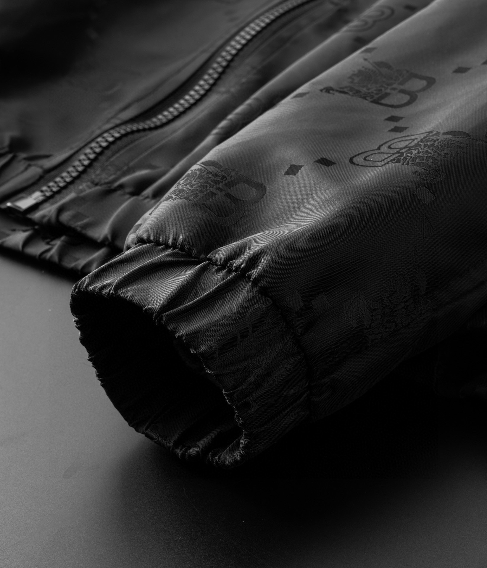 Burberry 品牌： 巴宝莉 2026春款夹克外套 款 客供订制级成衣面料 简约