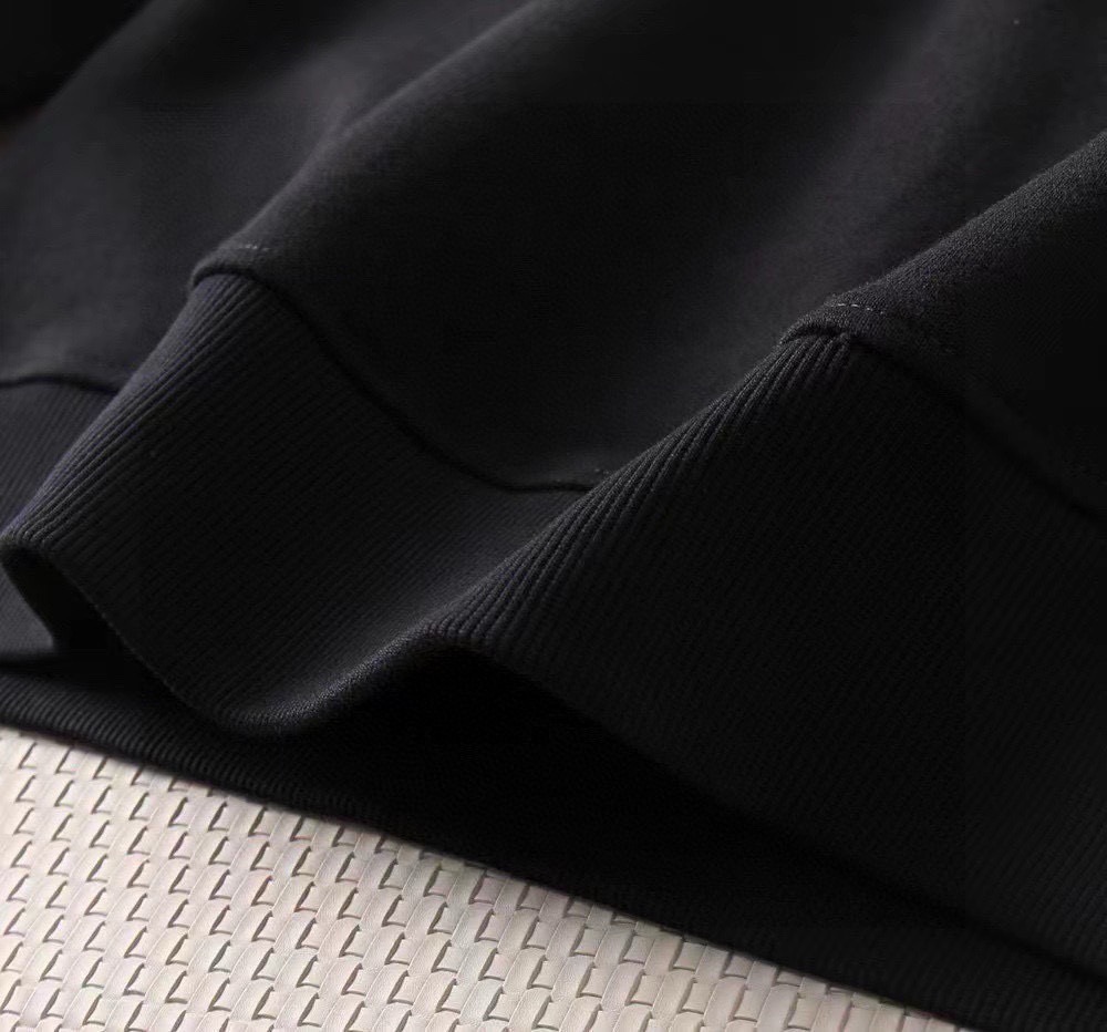 Burberry 品牌：巴宝莉 (胖子福音) 2026ss秋款最新款长袖圆领卫衣