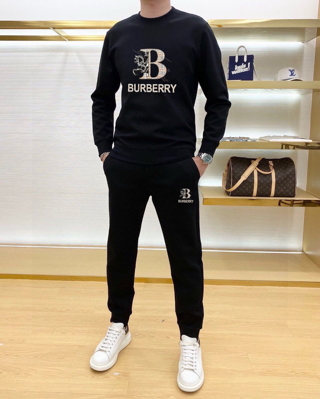 Burberry 品牌：巴宝莉 (胖子福音) 套装来袭 专注官网 2026全新 卫衣套装 狠货 就为一个贴合、完美的上身效果 全天然优质罗马棉100%