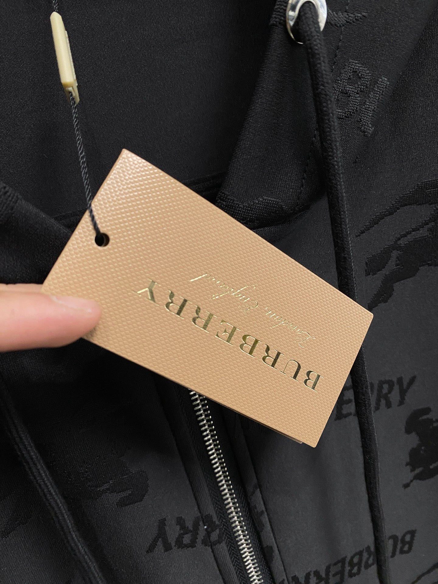 Burberry 品牌：巴宝莉 2026新款 休闲套装 透气舒适休闲 高级感满满 细节 高档
