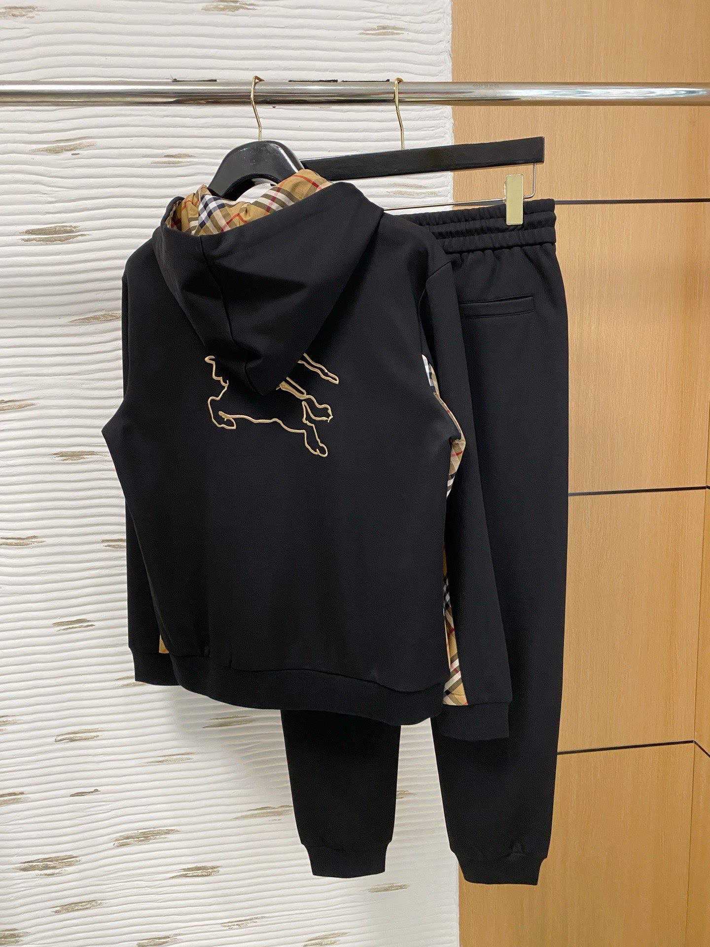 Burberry 品牌：巴宝莉 2026新款 休闲套装 透气舒适休闲 高级感满满 细节 高档