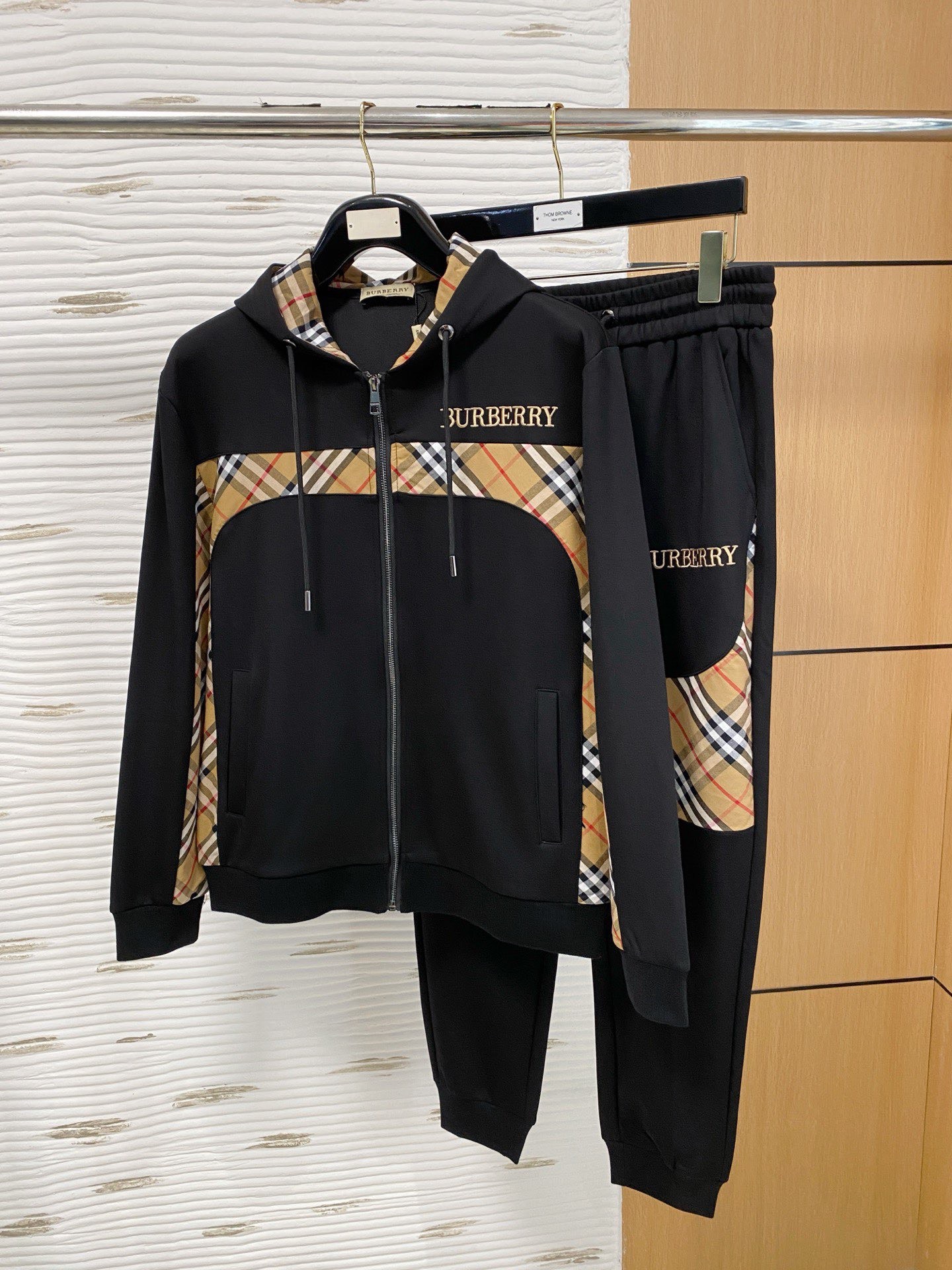 Burberry 品牌：巴宝莉 2026新款 休闲套装 透气舒适休闲 高级感满满 细节 高档