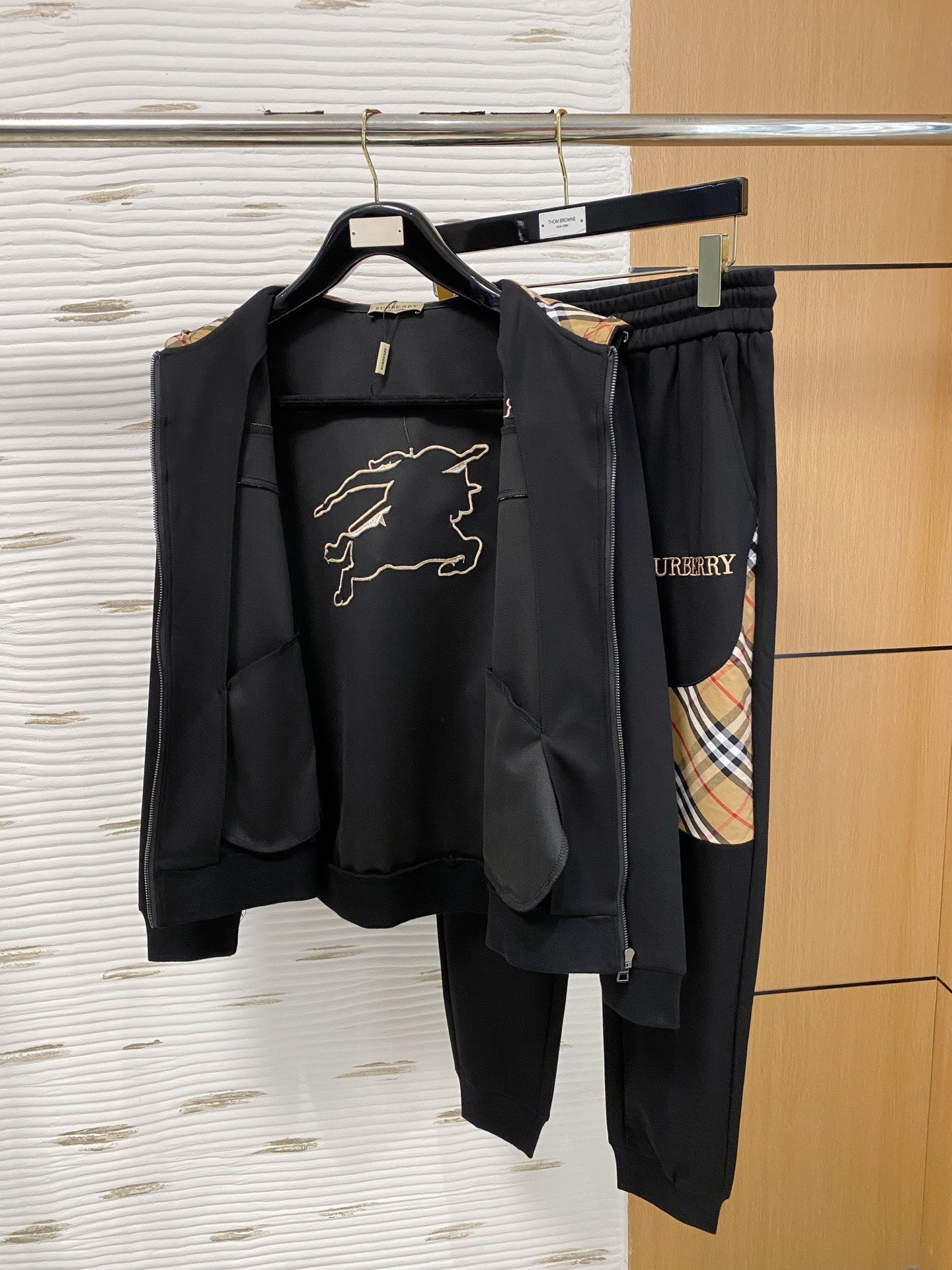 Burberry 品牌：巴宝莉 2026新款 休闲套装 透气舒适休闲 高级感满满 细节 高档