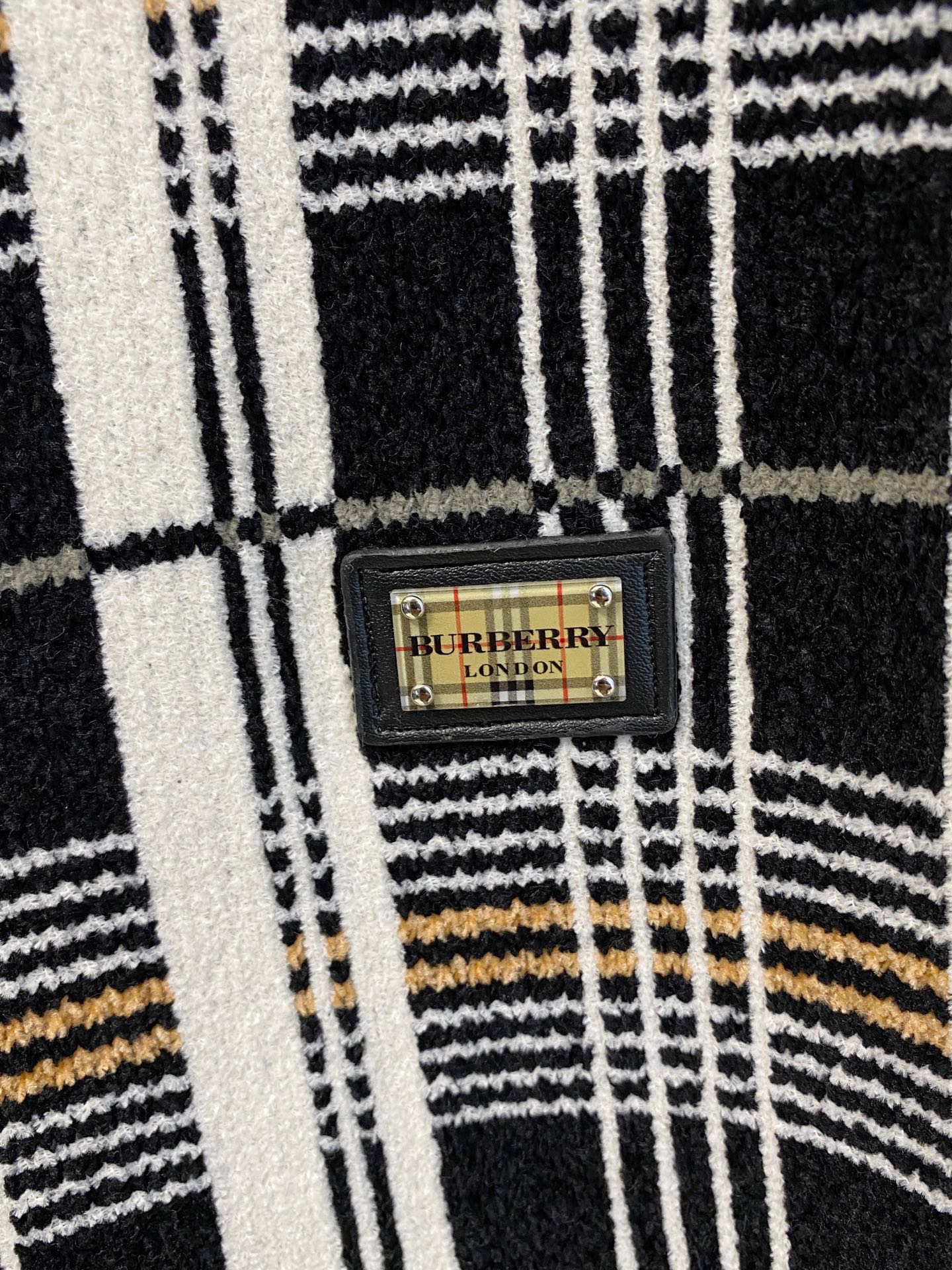 Burberry 品牌：巴宝莉 秋冬 开衫羊毛衫 全品相 羊毛混纺面料