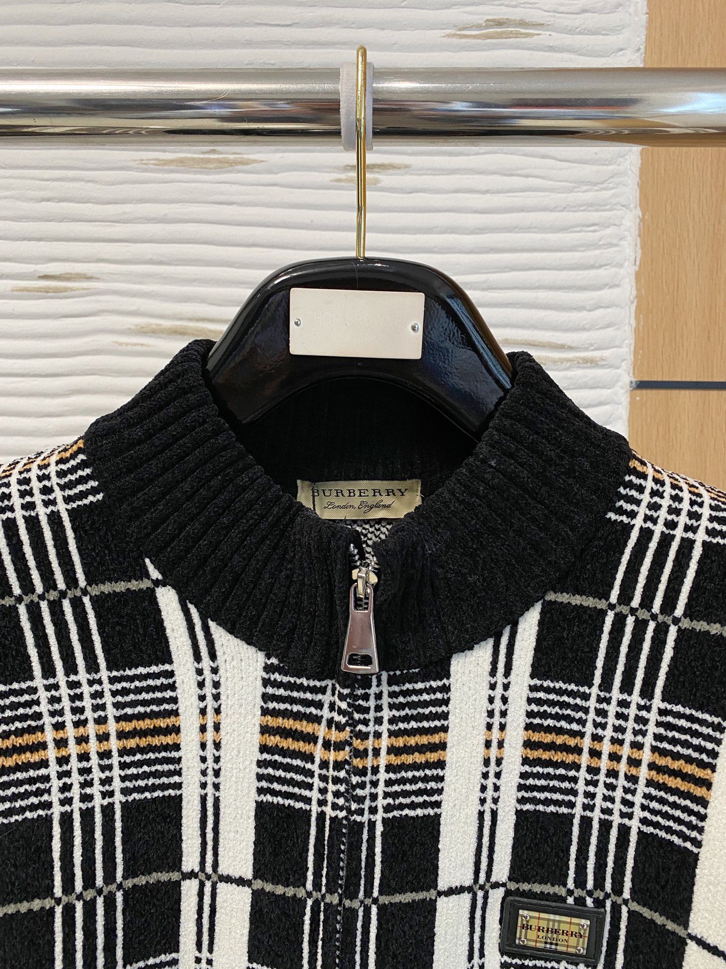 Burberry 品牌：巴宝莉 秋冬 开衫羊毛衫 全品相 羊毛混纺面料