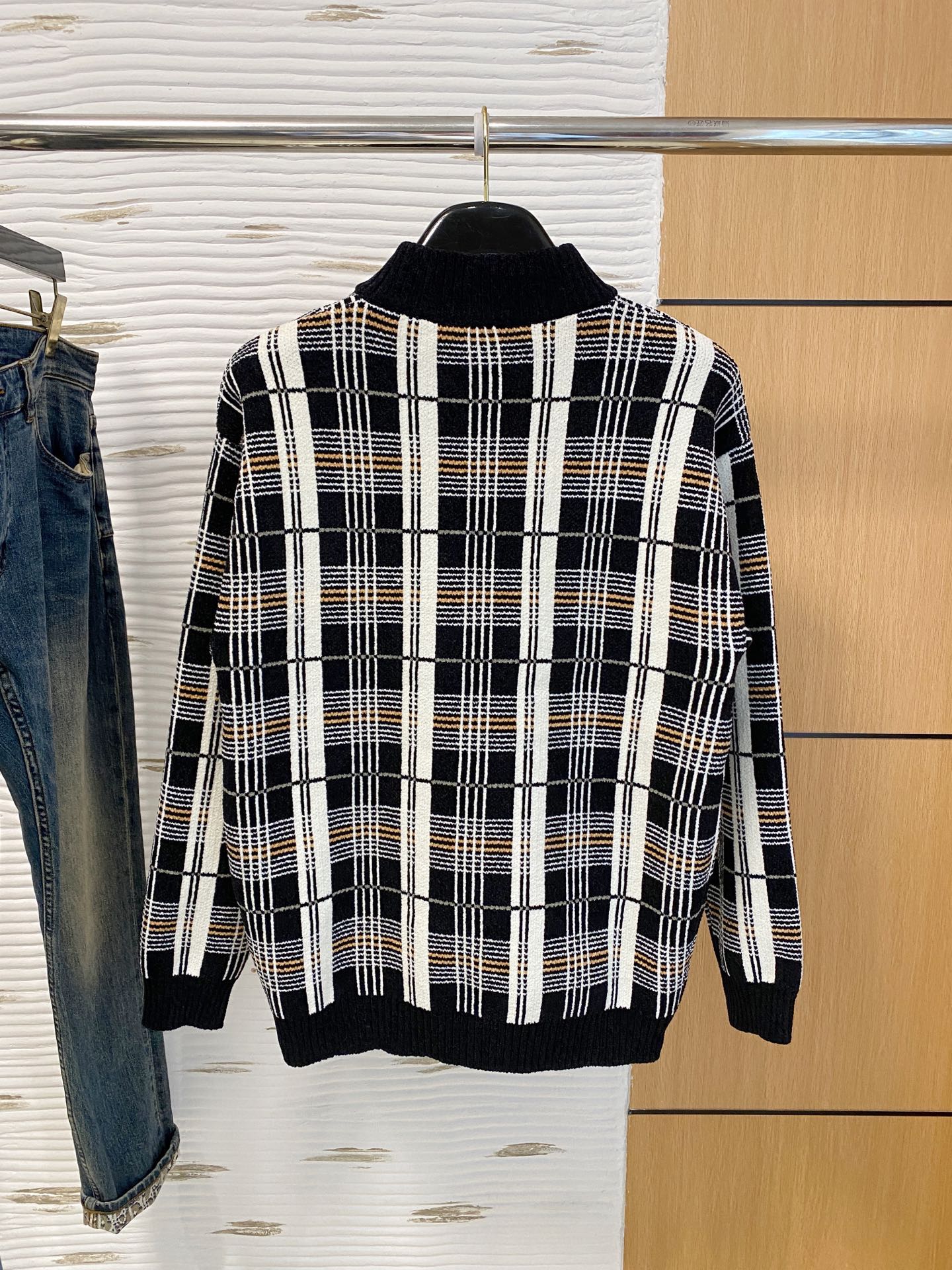 Burberry 品牌：巴宝莉 秋冬 开衫羊毛衫 全品相 羊毛混纺面料