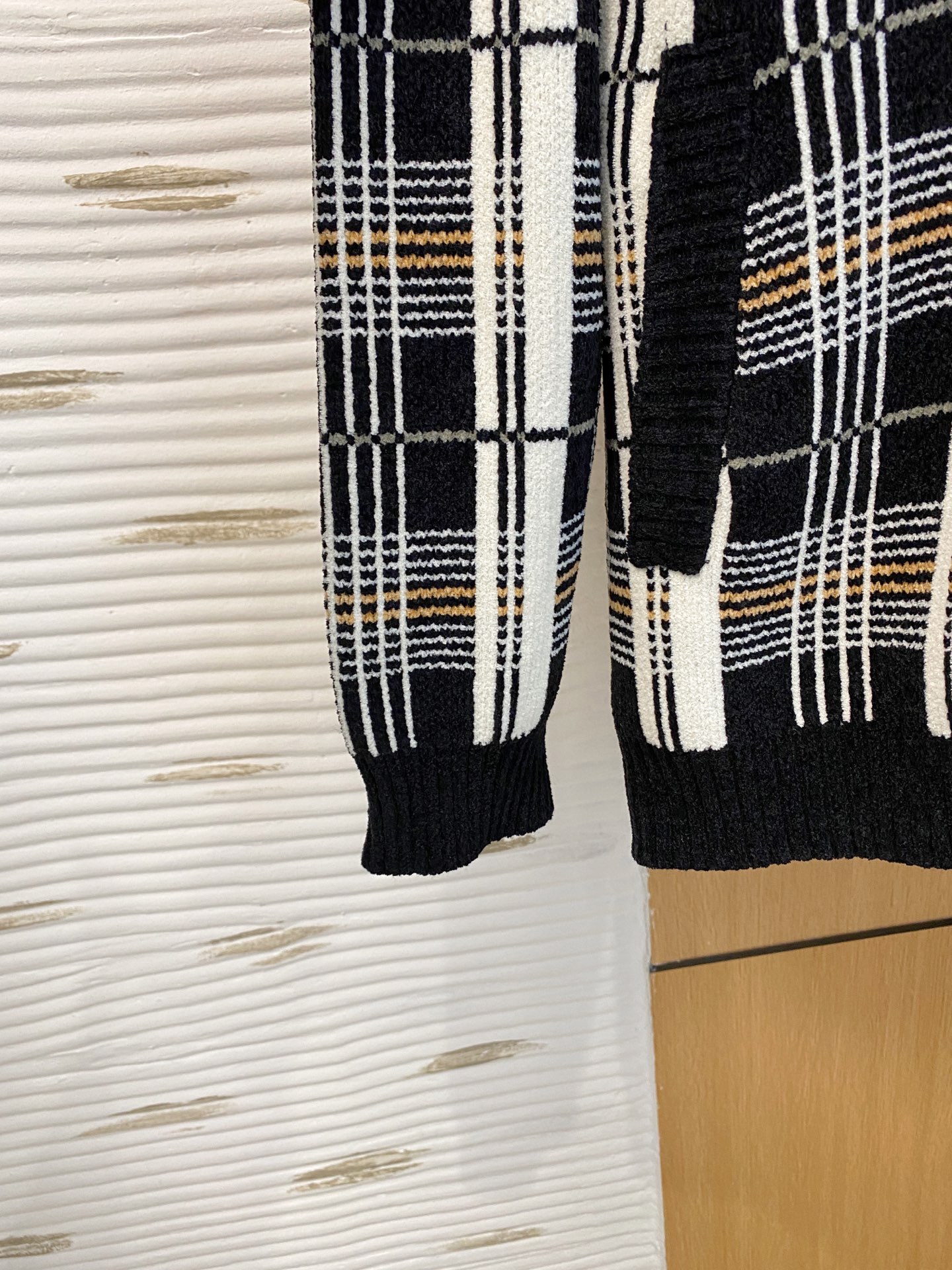 Burberry 品牌：巴宝莉 秋冬 开衫羊毛衫 全品相 羊毛混纺面料