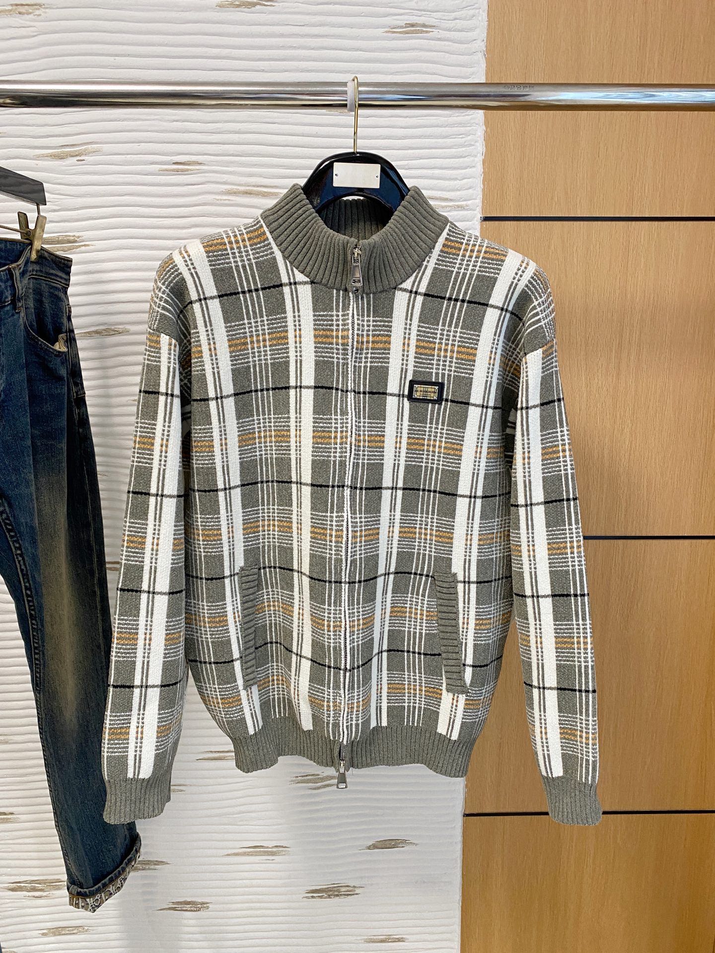 Burberry 品牌：巴宝莉 秋冬 开衫羊毛衫 全品相 羊毛混纺面料