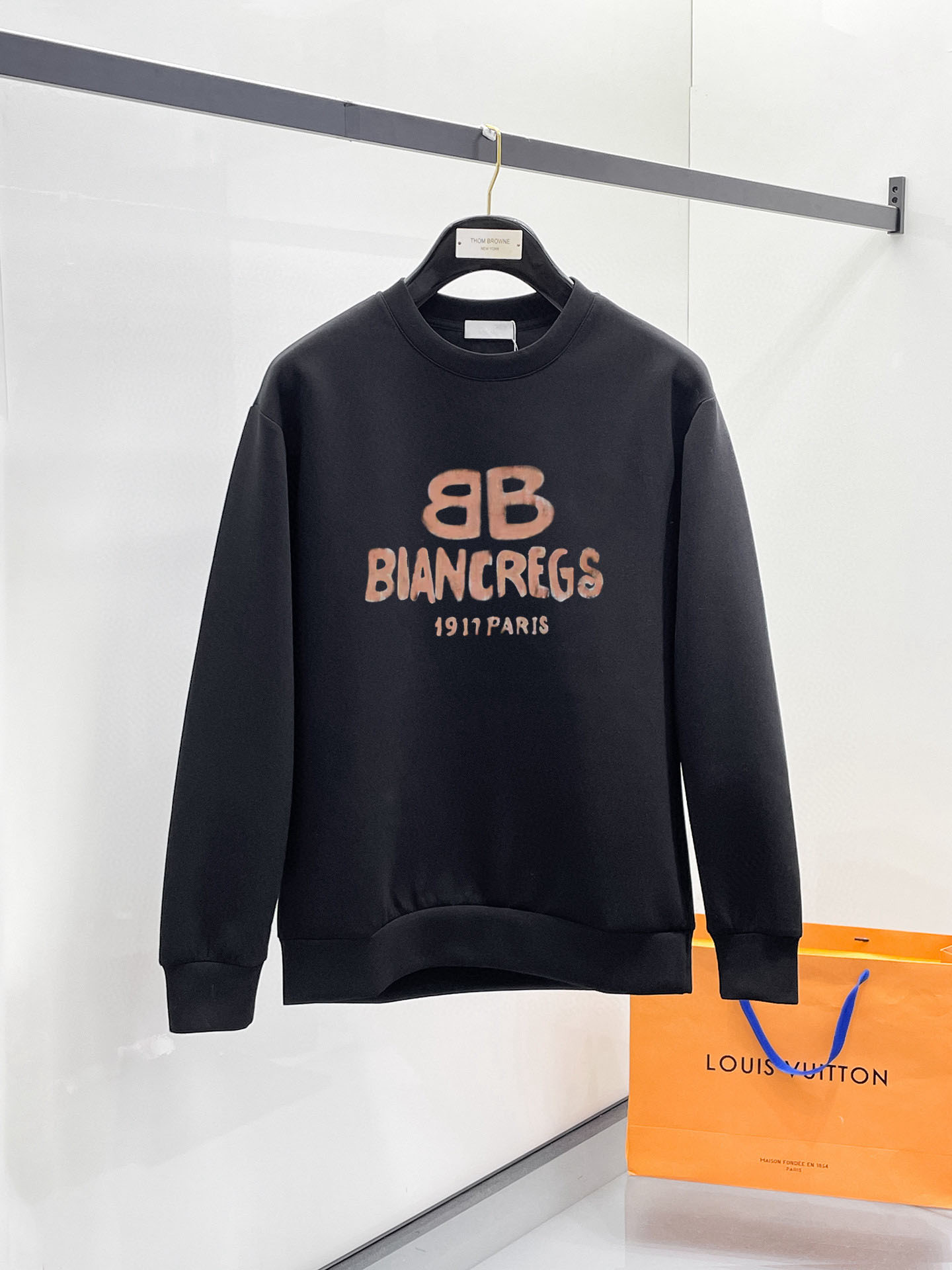 P100 Marca: Balenciaga (Fat Man Gospel) 2026ss última sudadera de manga larga y cuello redondo a principios de primaver…