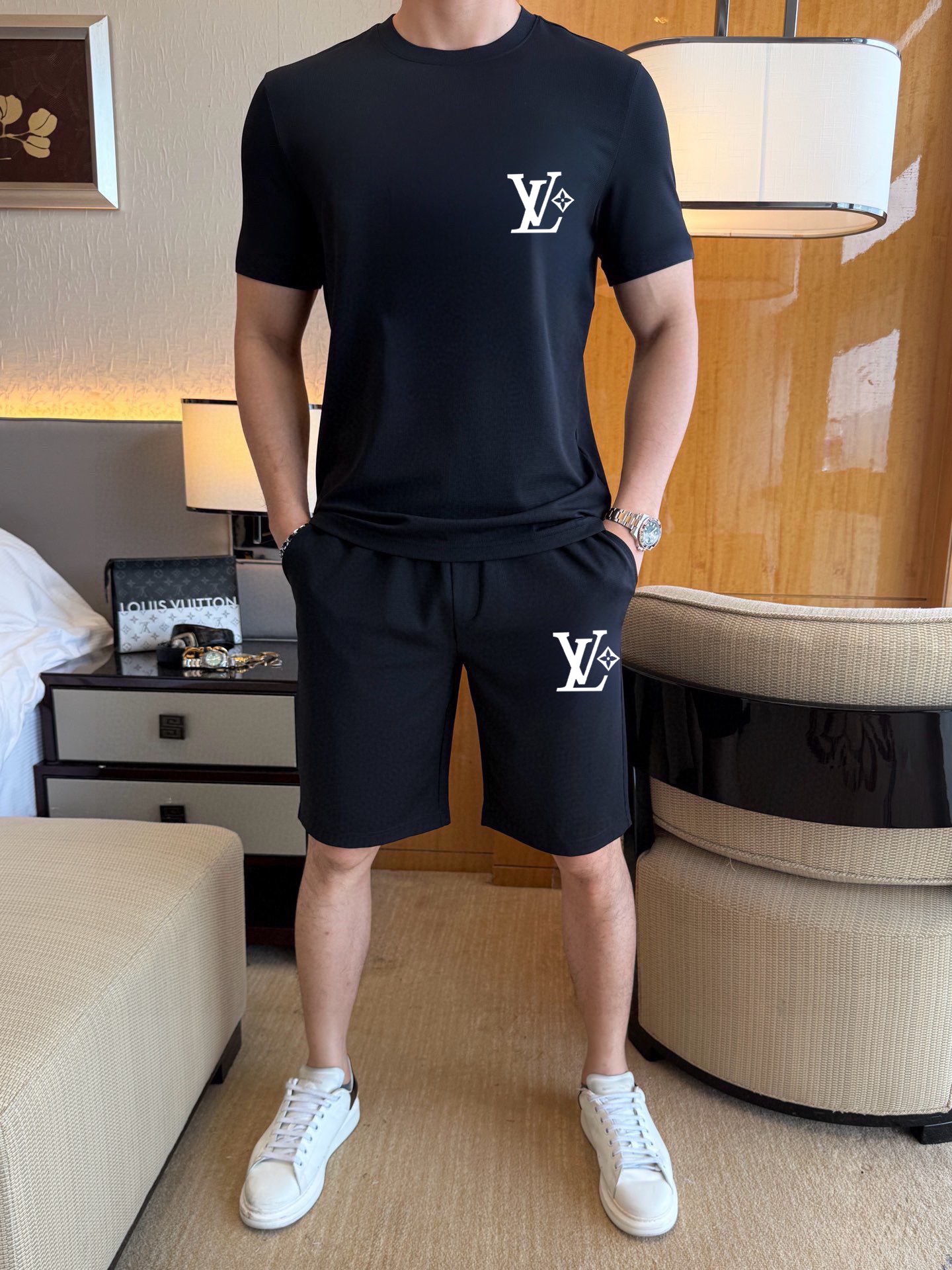 P120 Marca: LV 2026 ¡Nuevo traje corto de manga corta para hombre! ¡Ventas sincrónicas en el sitio web oficial! ¡Versió…