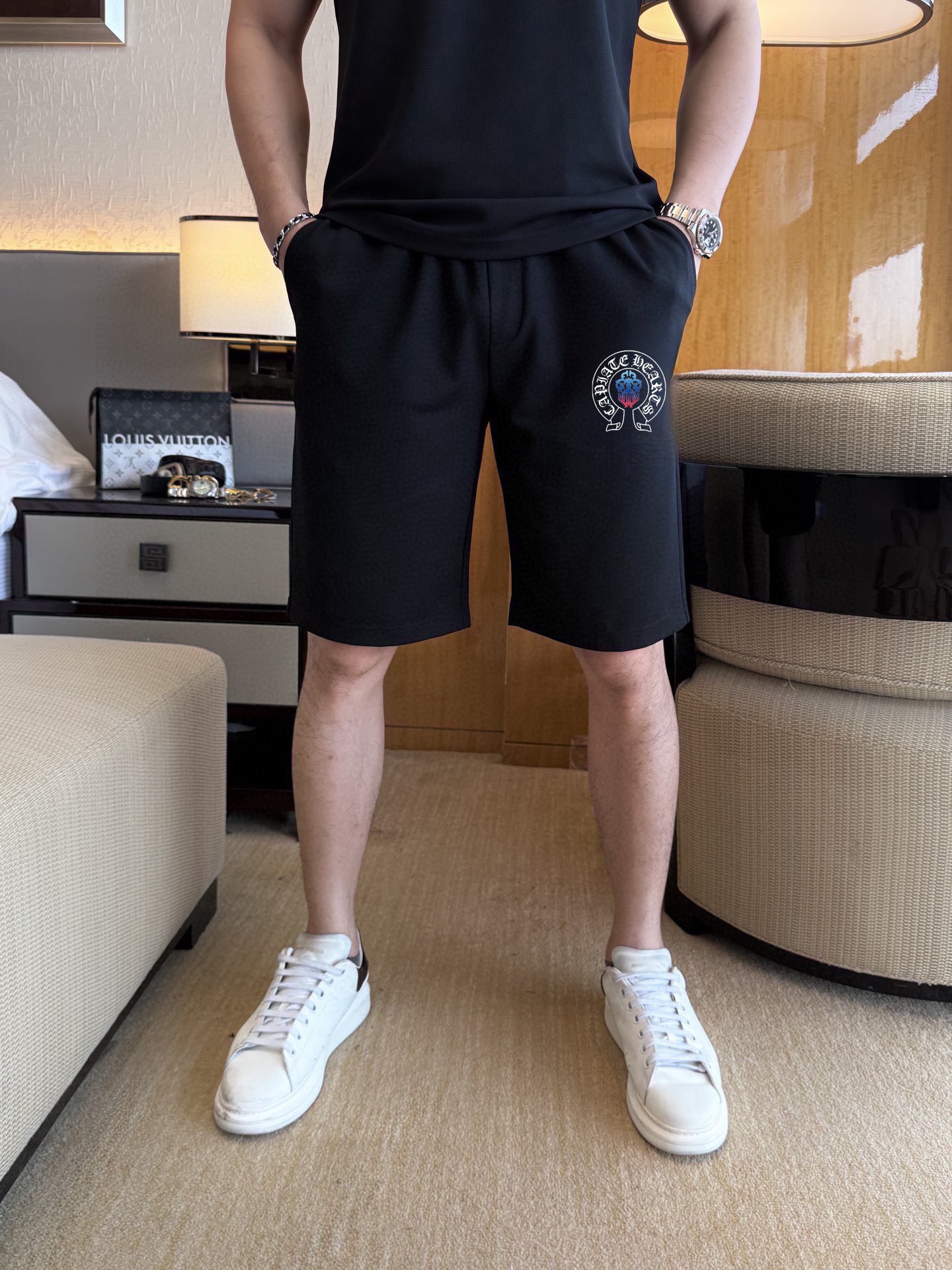 Chrome Hearts 品牌：克罗心 2026新款男士短袖短裤套装 销售 市面高端版本 手感细腻柔软 让你穿着更加舒适 立体裁剪版型超赞 尺码:M-5XL下单请报身高体重