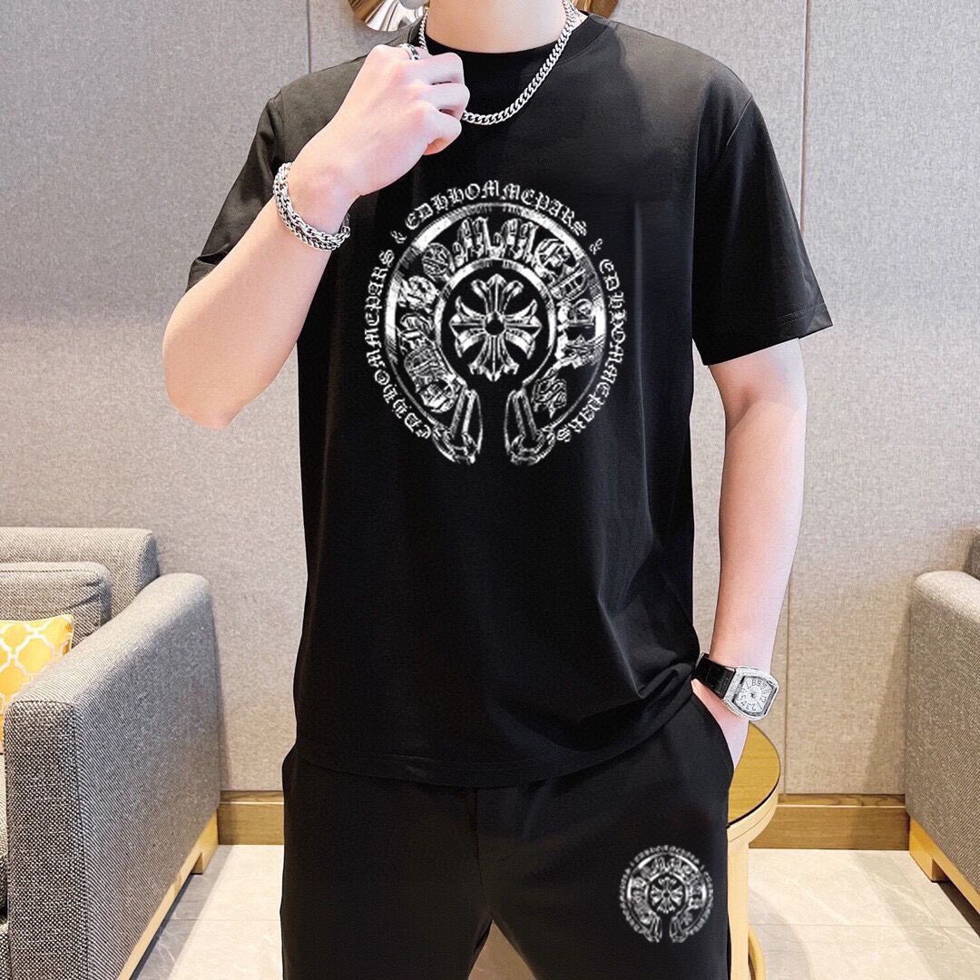 Chrome Hearts 品牌：克罗心 2026新款男士短袖短裤套装 销售 市面高端版本 手感细腻柔软 让你穿着更加舒适 立体裁剪版型超赞 尺码:M-5XL下单请报身高体重