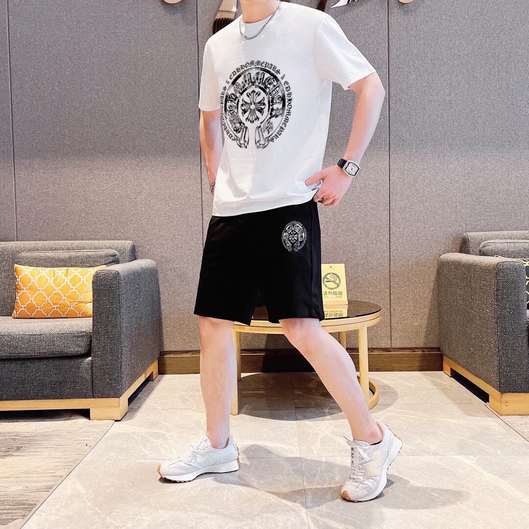Chrome Hearts 品牌：克罗心 2026新款男士短袖短裤套装 销售 市面高端版本 手感细腻柔软 让你穿着更加舒适 立体裁剪版型超赞 尺码:M-5XL下单请报身高体重
