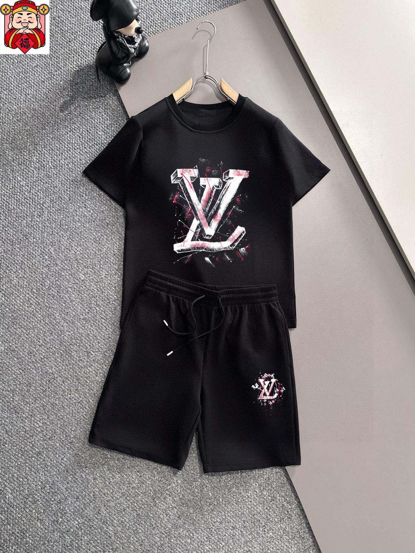 P120 Marca: LV 2026 ¡Nuevo traje corto de manga corta para hombre! ¡Ventas sincrónicas en el sitio web oficial! ¡Versió…