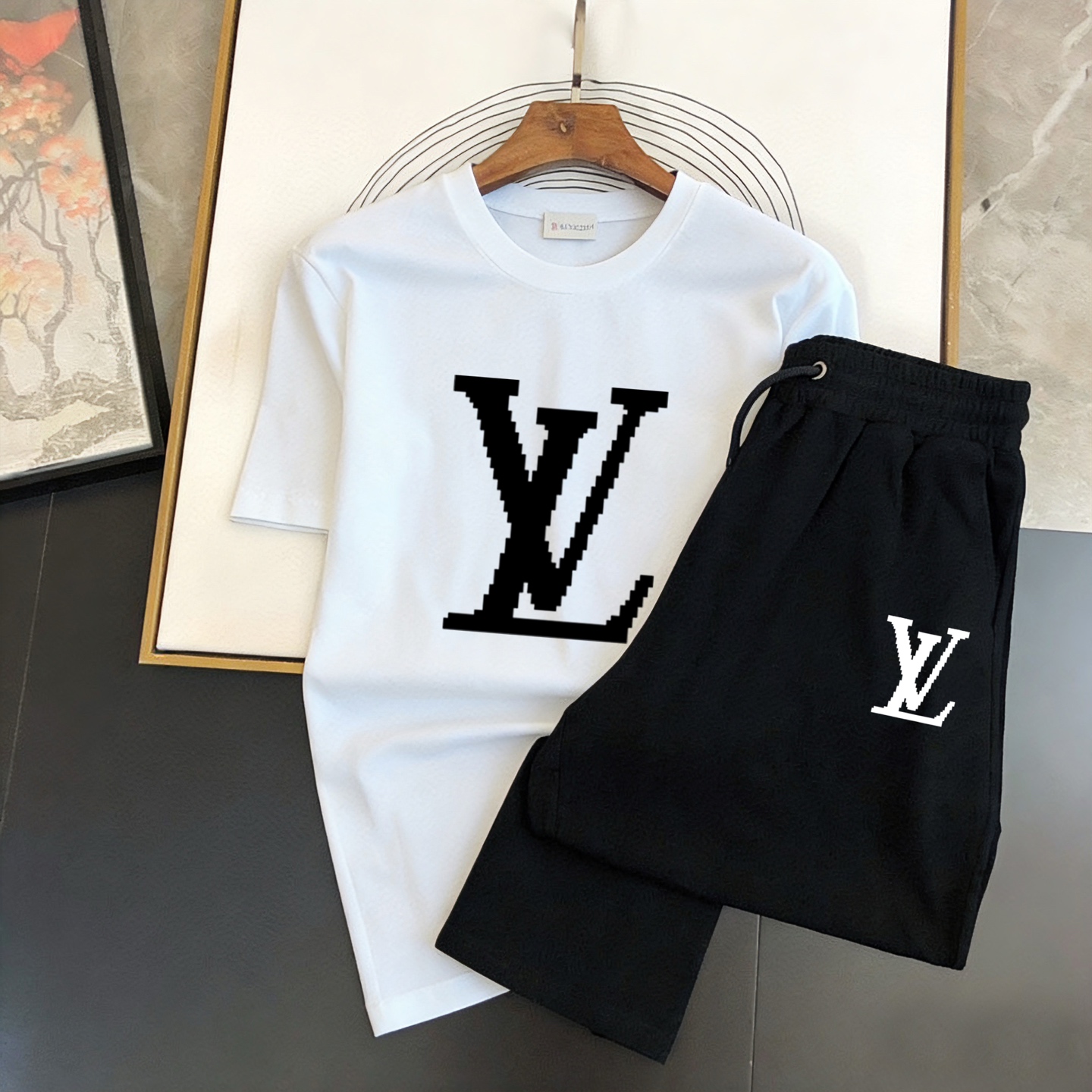 P120 Marca: LV 2026 ¡Nuevo traje corto de manga corta para hombre! ¡Ventas sincrónicas en el sitio web oficial! ¡Versió…