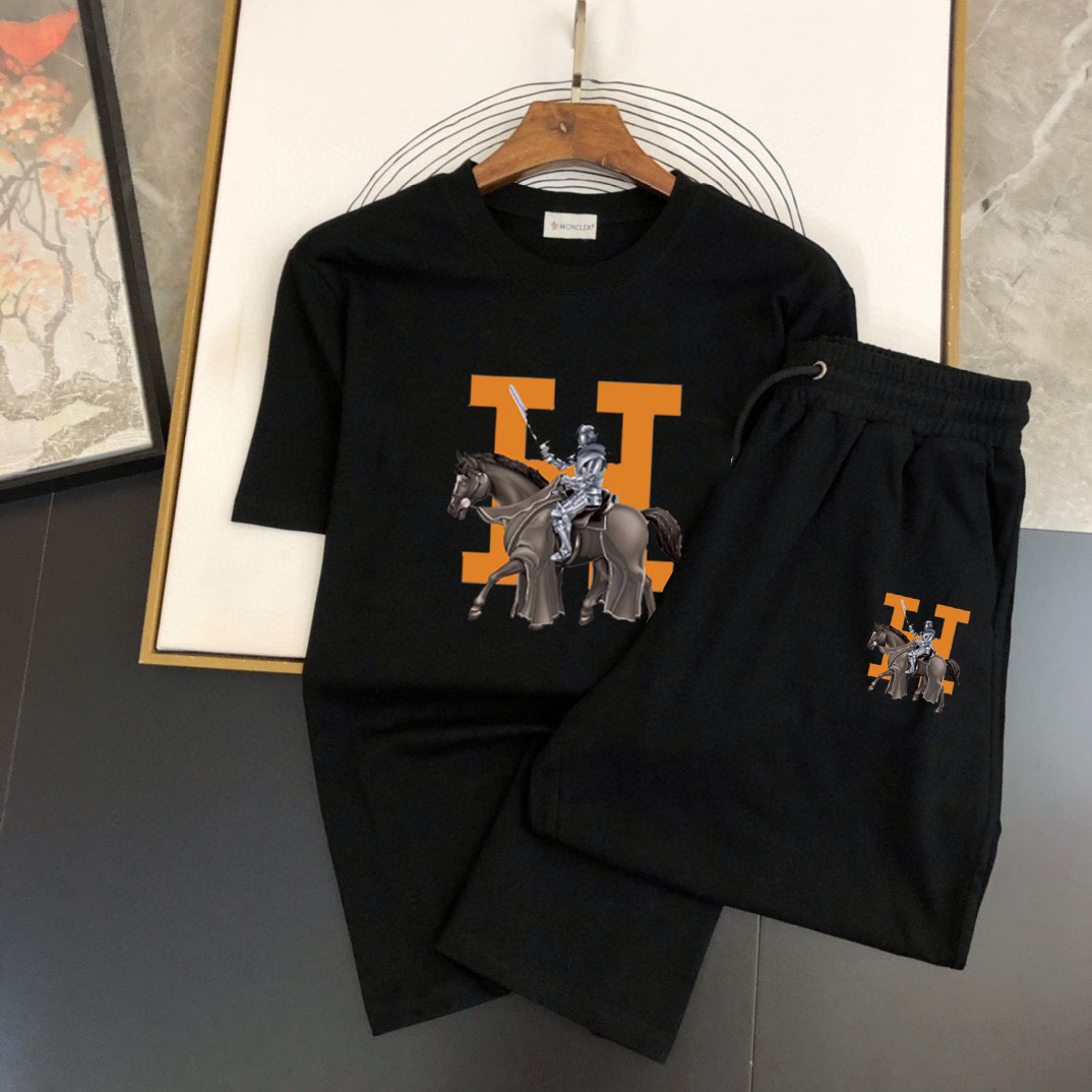 Hermès 品牌：爱马仕 2026新款男士短袖短裤套装 销售 市面高端版本 手感细腻柔软 让你穿着更加舒适 立体裁剪版型超赞 尺码:M-5XL下单请报身高体重