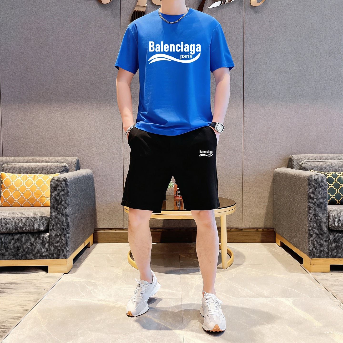 Balenciaga 品牌： 巴黎世家 2026新款男士短袖短裤套装 销售 市面高端版本 手感细腻柔软 让你穿着更加舒适 立体裁剪版型超赞 尺码:M-5XL下单请报身高体重