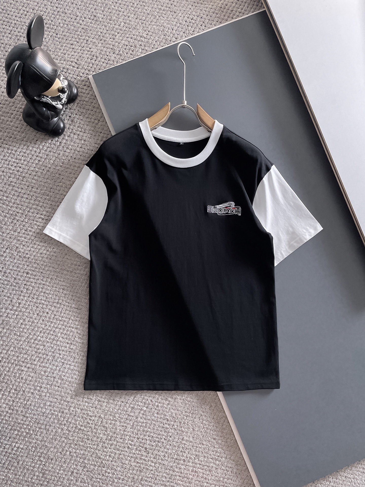 Balenciaga 品牌：巴黎世家 2026圆领短袖短裤套装 纯棉面料上身不会闷热 爽滑舒适的亲肤效果更加透气