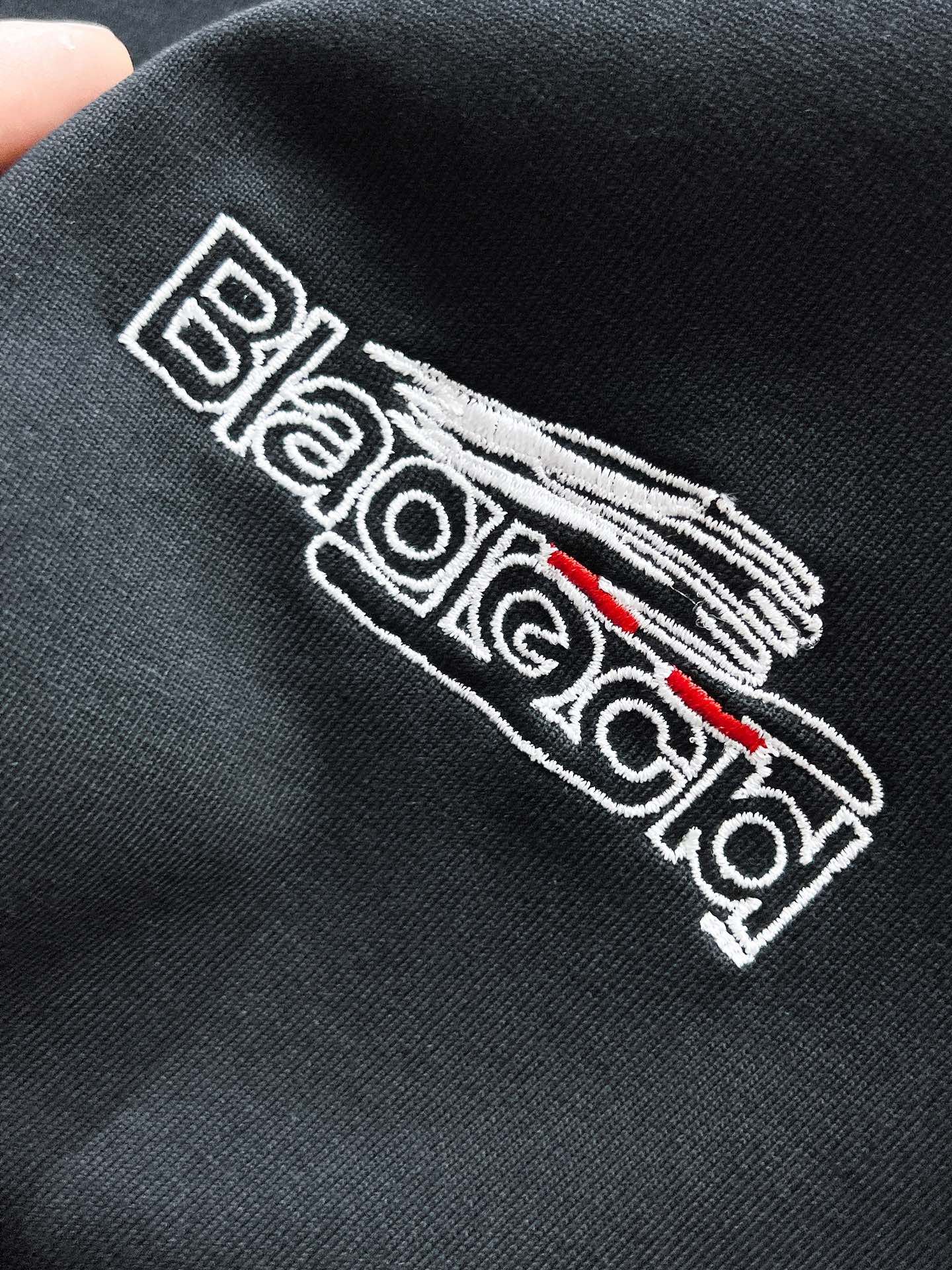 Balenciaga 品牌：巴黎世家 2026圆领短袖短裤套装 纯棉面料上身不会闷热 爽滑舒适的亲肤效果更加透气