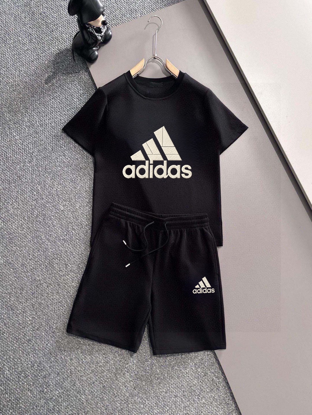 P120 Marca: Adidas 2026 Nuevo conjunto de camiseta y pantalón corto de manga corta para hombre. ¡Venta sincronizada con…