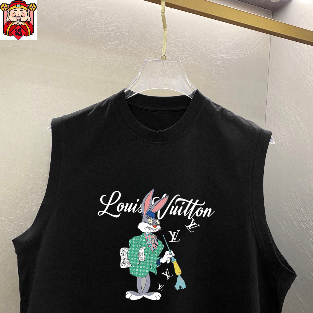 Unknown 品牌：LV 2026夏季新品背心T袖 简约款式 任何人都可以轻松驾驶 进口定制丝光棉面料 手软舒适有型 吸汗透气