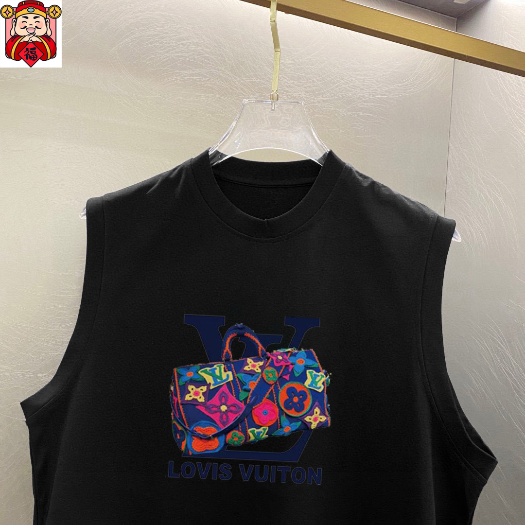 Unknown 品牌：LV 2026夏季新品背心T袖 简约款式 任何人都可以轻松驾驶 进口定制丝光棉面料 手软舒适有型 吸汗透气