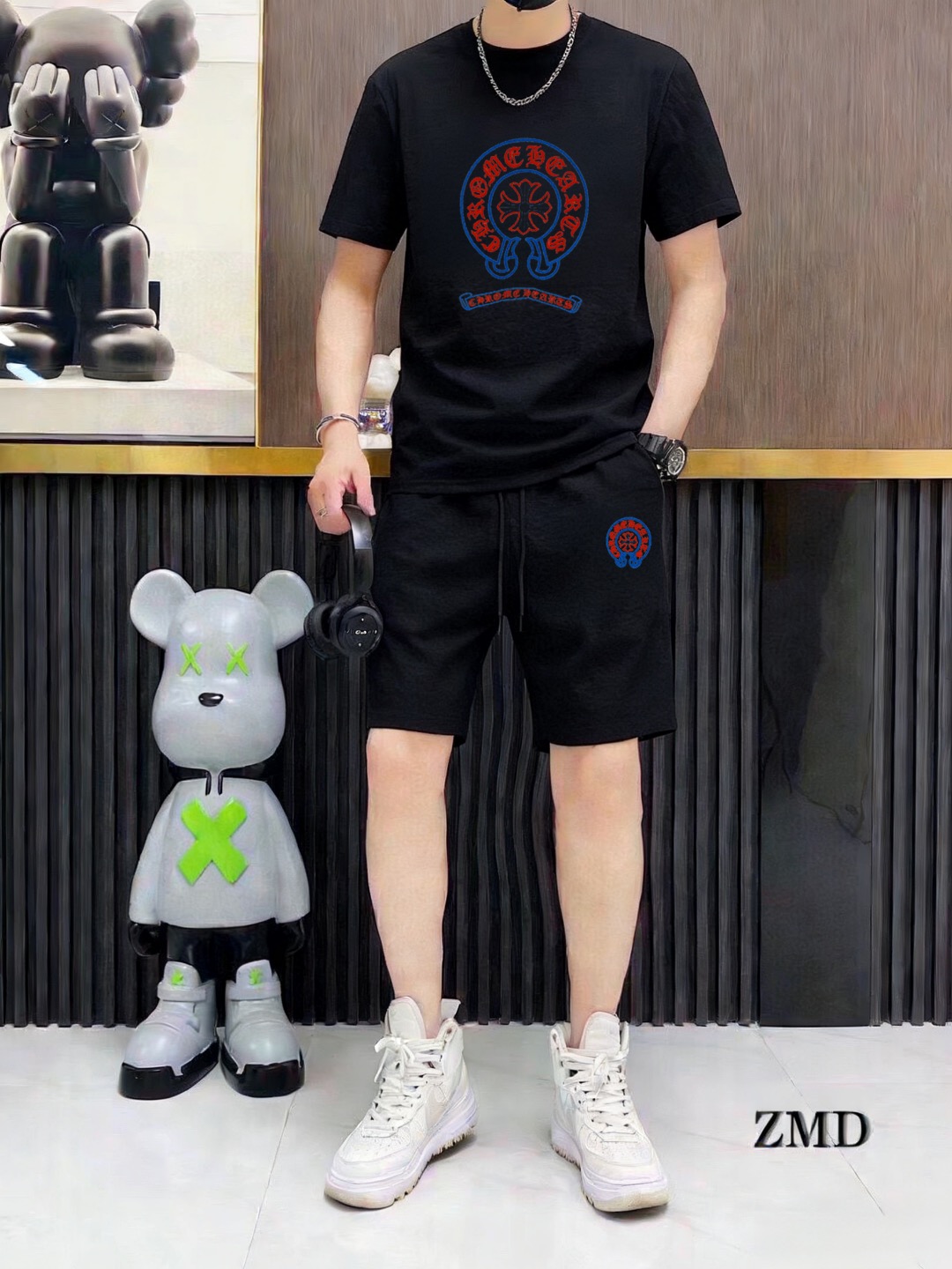 Chrome Hearts 品牌：克罗心 2026新款男士短袖短裤套装 销售 市面高端版本 手感细腻柔软 让你穿着更加舒适 立体裁剪版型超赞 尺码:M-5XL下单请报身高体重