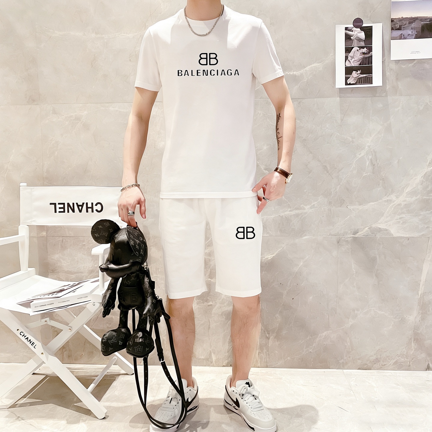 Balenciaga 品牌： 巴黎世家 2026新款男士短袖短裤套装 销售 市面高端版本 手感细腻柔软 让你穿着更加舒适 立体裁剪版型超赞 尺码:M-5XL下单请报身高体重