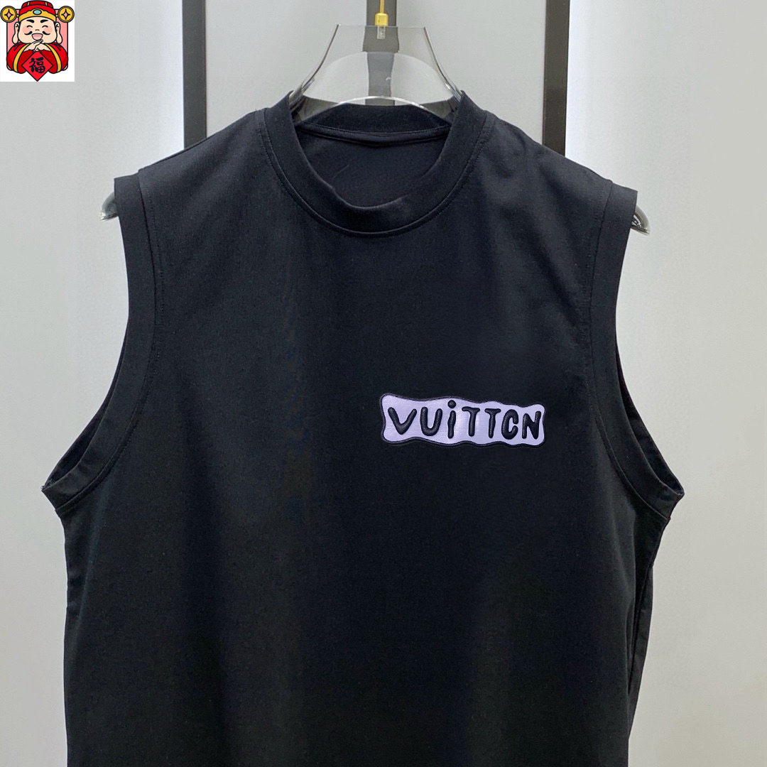 Unknown 品牌：LV 2026夏季新品背心T袖 简约款式 任何人都可以轻松驾驶 进口定制丝光棉面料 手软舒适有型 吸汗透气