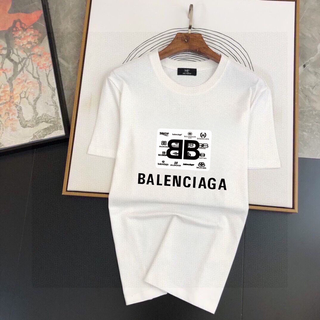Balenciaga 品牌： 巴黎世家 2026新款男士短袖短裤套装 销售 市面高端版本 手感细腻柔软 让你穿着更加舒适 立体裁剪版型超赞 尺码:M-5XL下单请报身高体重