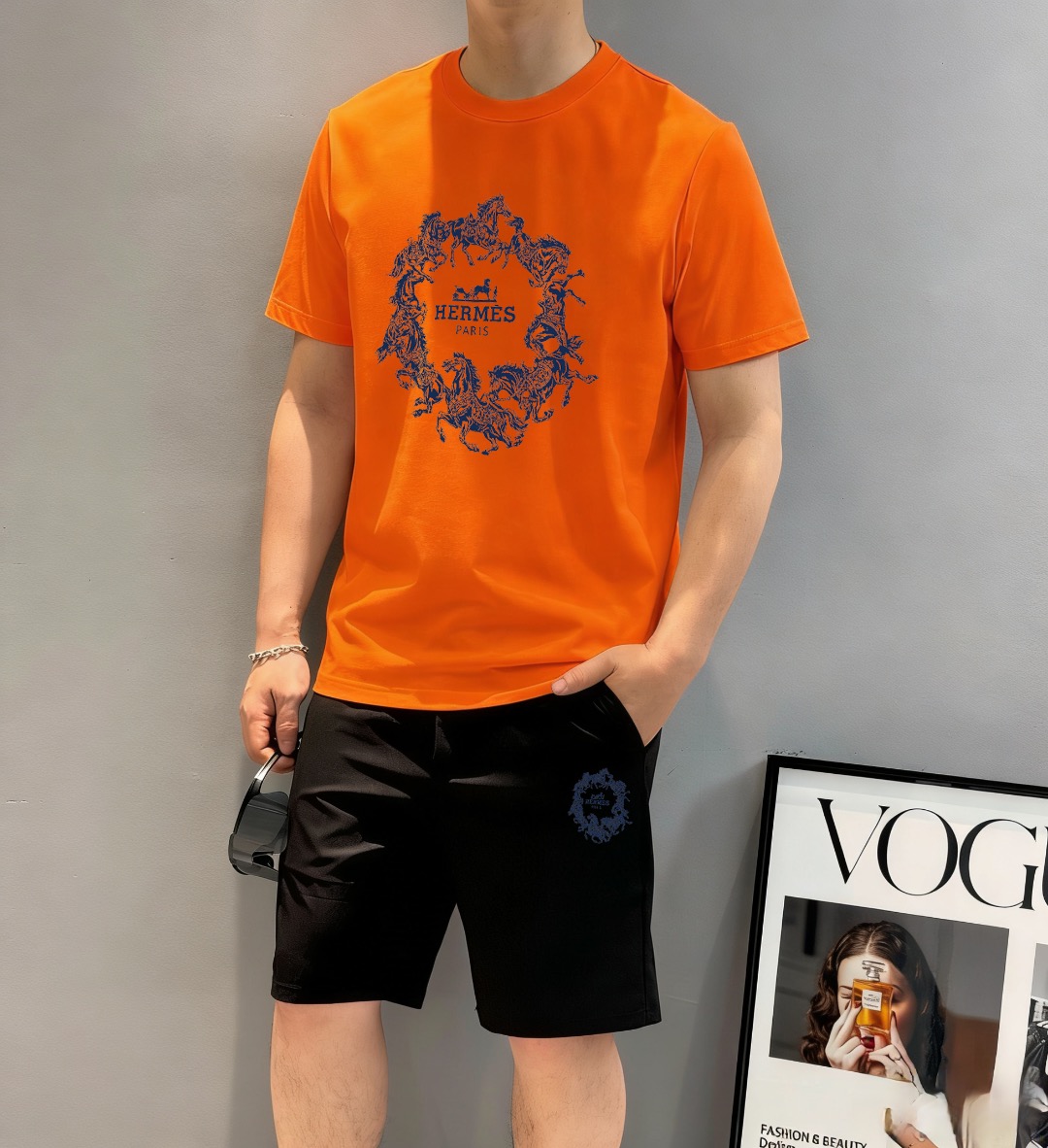 Hermès 品牌：爱马仕 2026新款男士短袖短裤套装 销售 市面高端版本 手感细腻柔软 让你穿着更加舒适 立体裁剪版型超赞 尺码:M-5XL下单请报身高体重