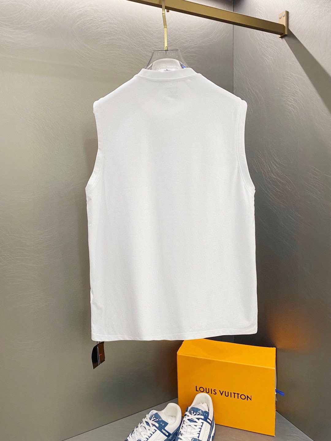 Hermès 品牌：爱马仕 2026夏季新品背心T袖 简约款式 任何人都可以轻松驾驶 进口定制丝光棉面料 手软舒适有型 吸汗透气