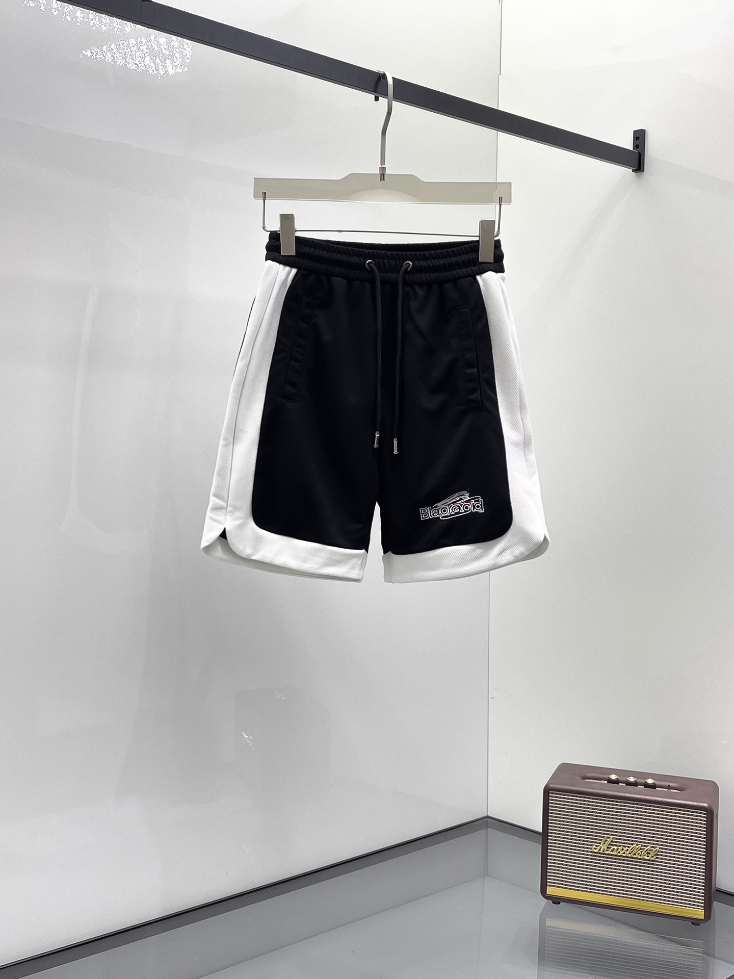 Balenciaga 品牌：巴黎世家 2026圆领短袖短裤套装 纯棉面料上身不会闷热 爽滑舒适的亲肤效果更加透气
